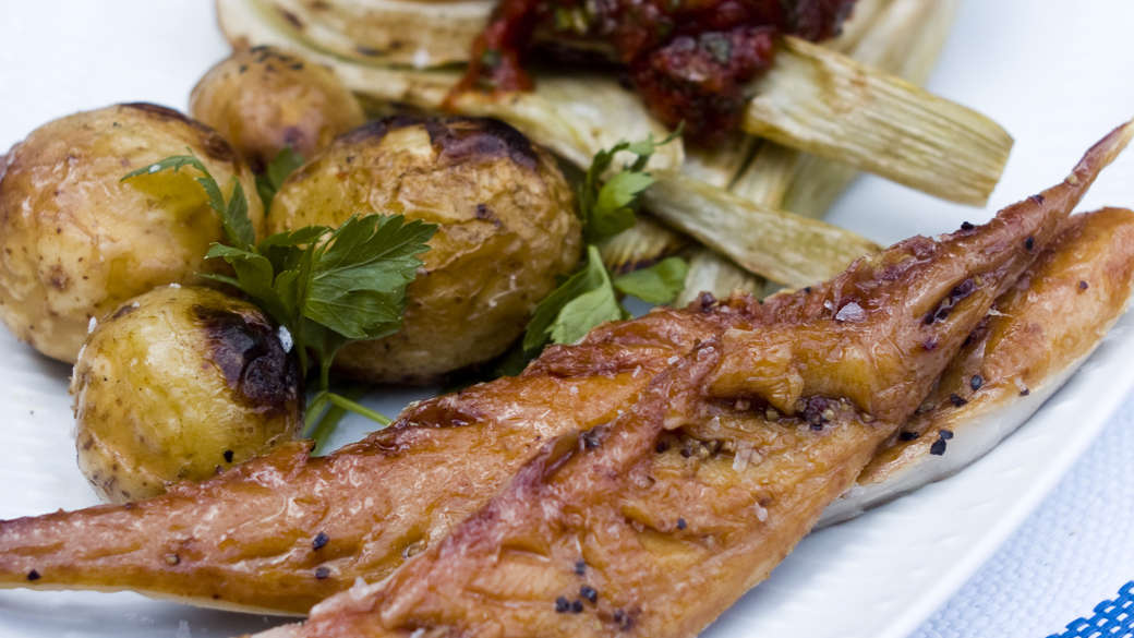 Grillede kartofler og fennikel. Pebermakrel hertil