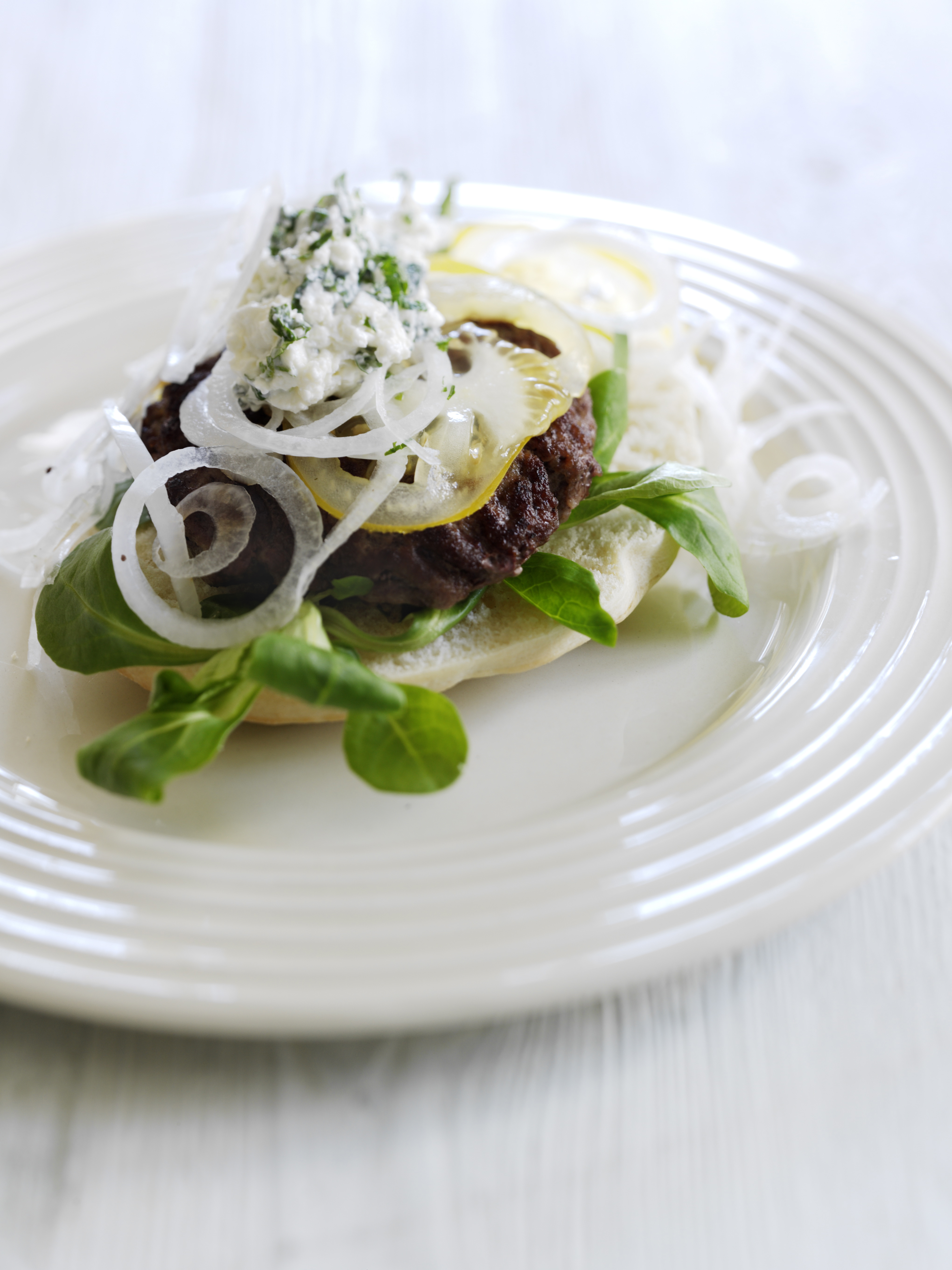 Åben burger med myntecreme