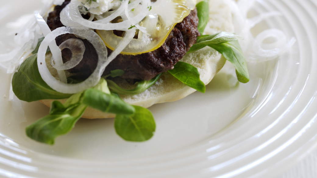 Åben burger med myntecreme