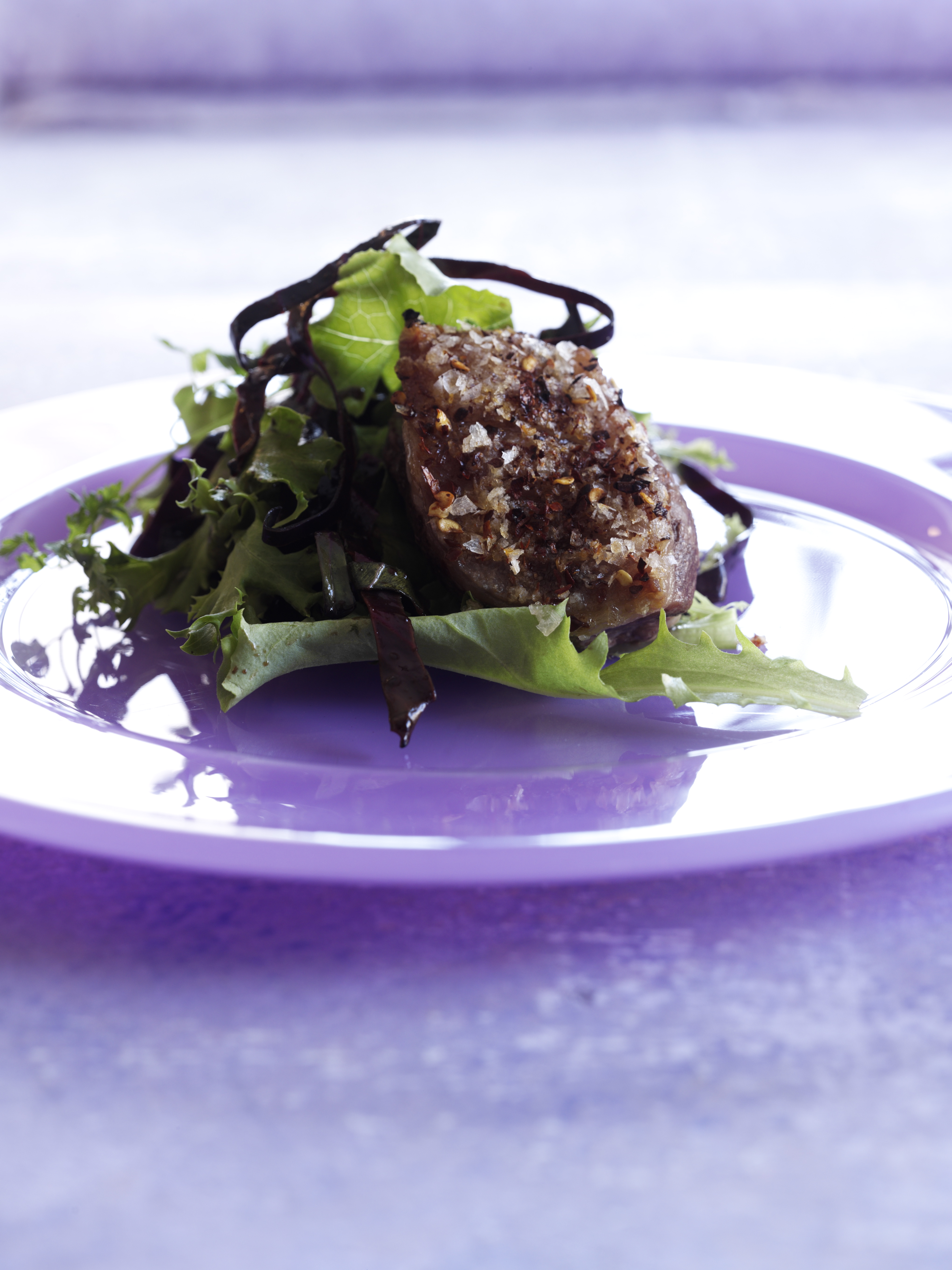 Lammeculotte på vaniljekrydret rødkål med salat