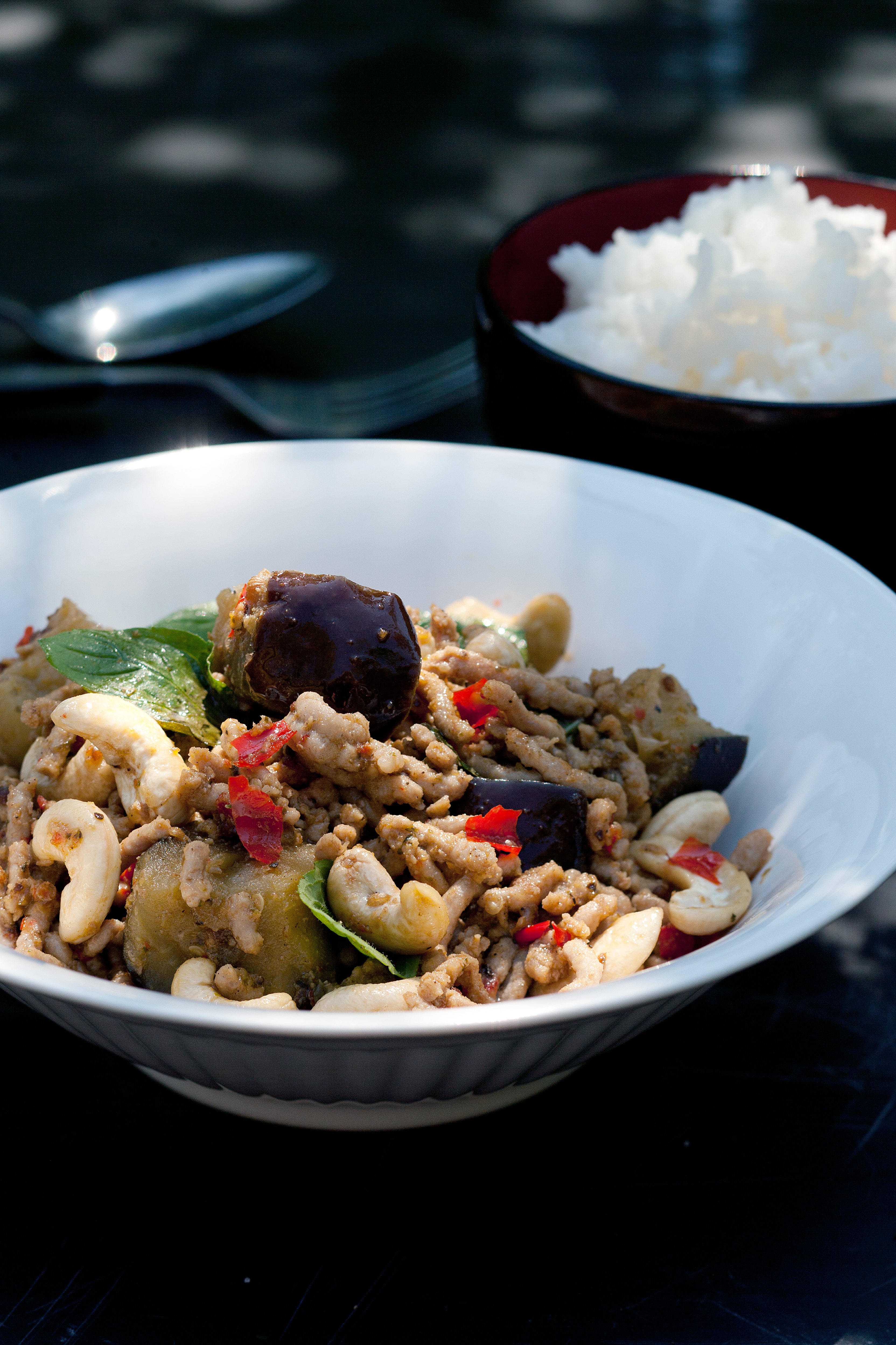 Svinekød i hjemmelavet rød karry