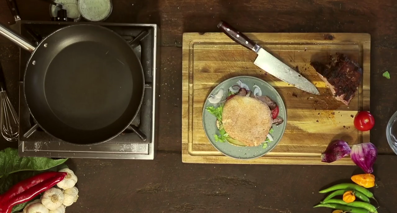 Pita med nakkekam, eller andre rester fra i går, og ramsløgmayo