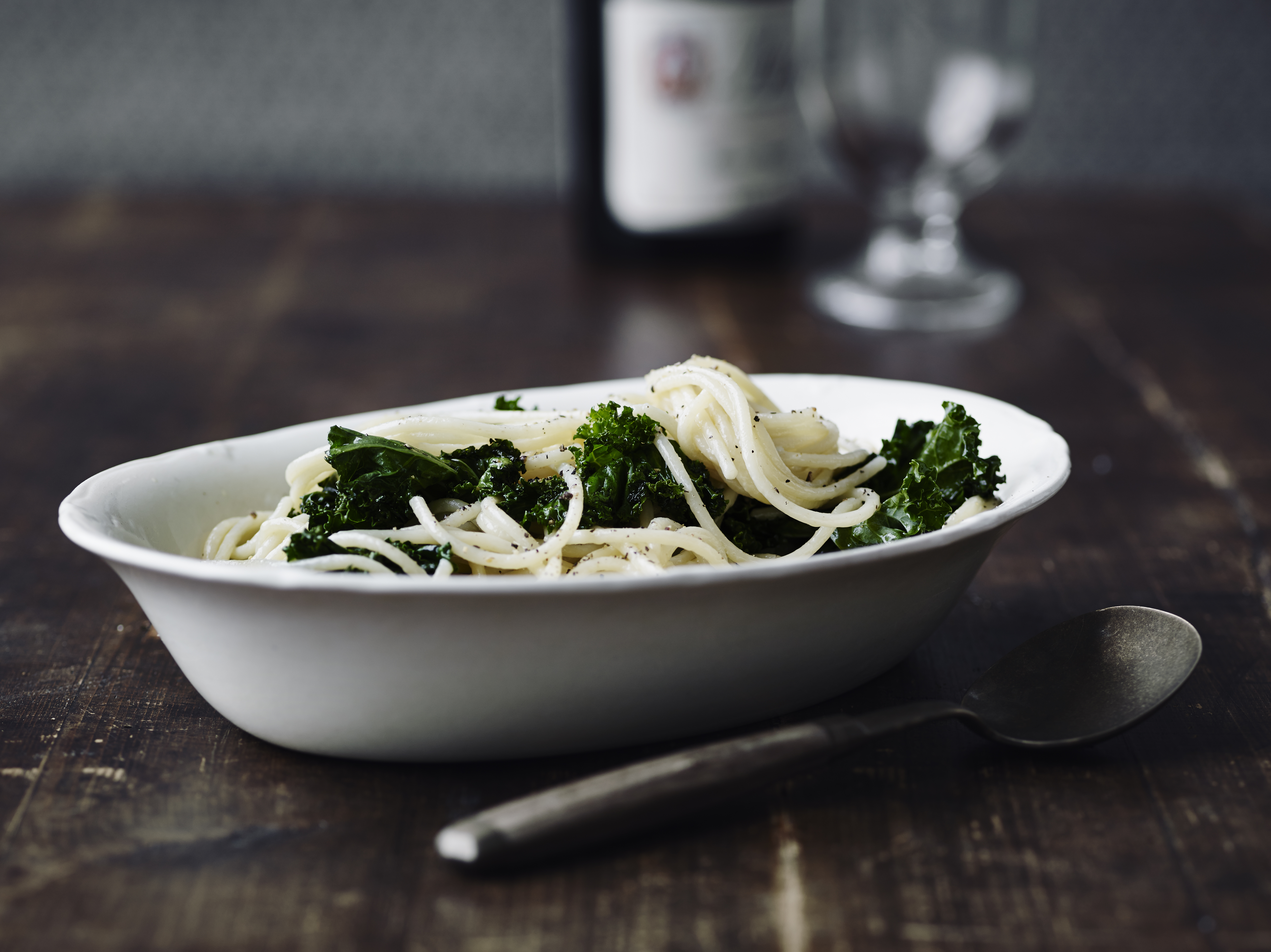 Spaghetti med gorgonzolasmør og grønkål