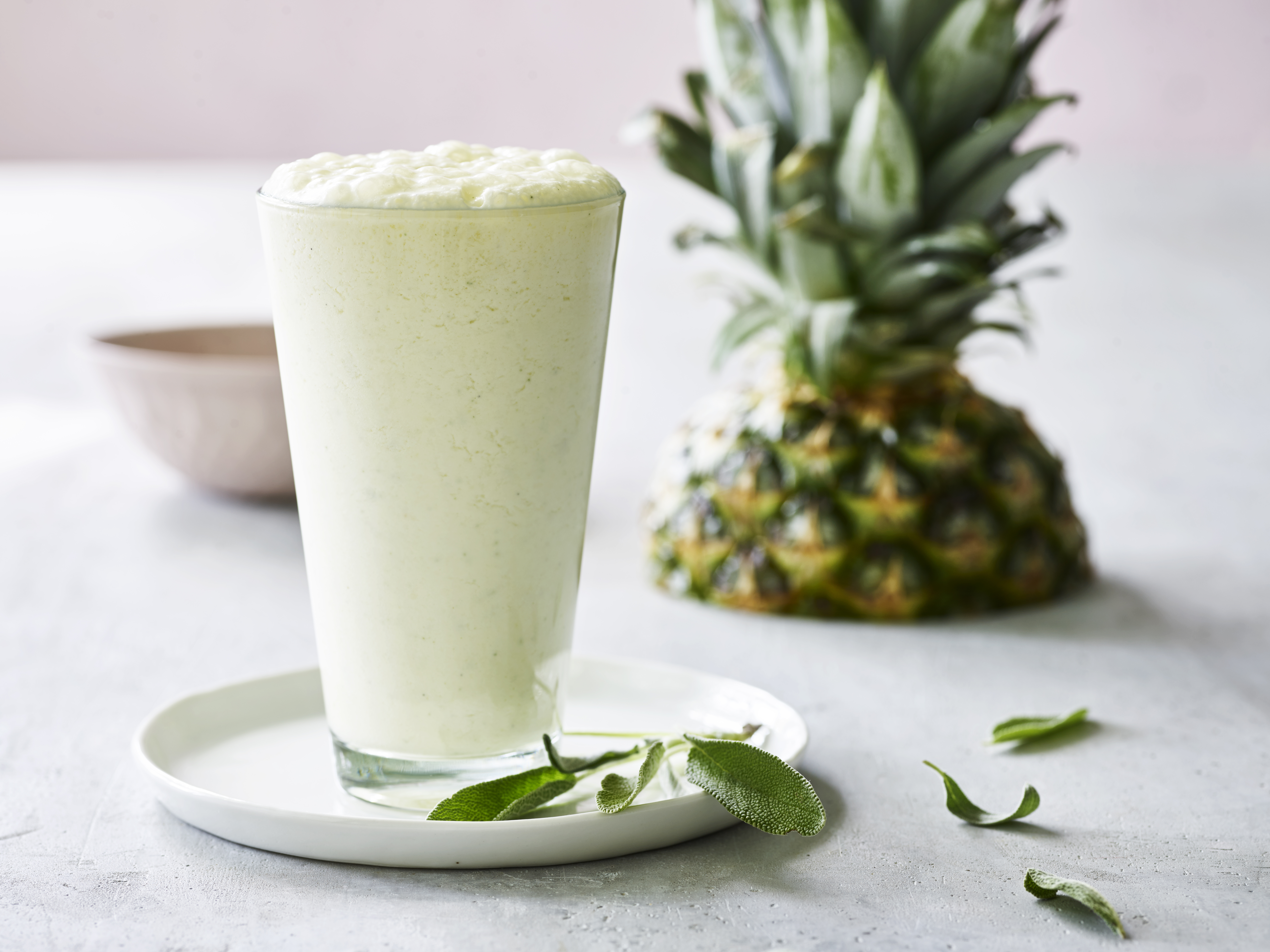 Milkshake med  ananas og salvie