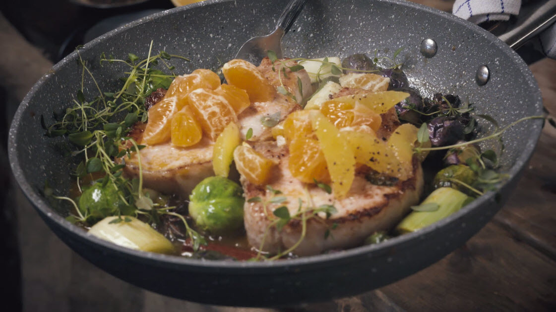 Koteletter med rosenkål og appelsin