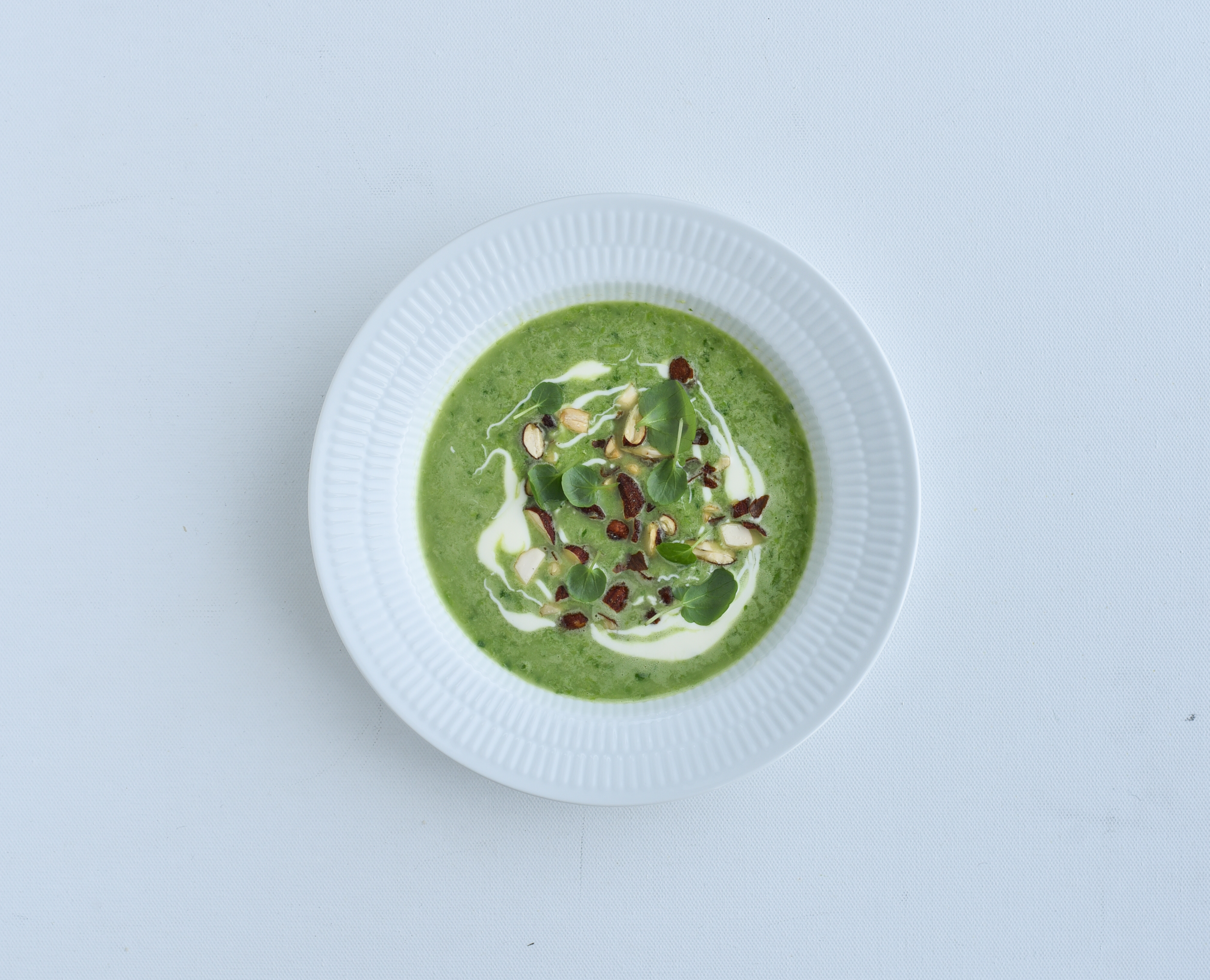 Cremet ærtesuppe med hvidvin