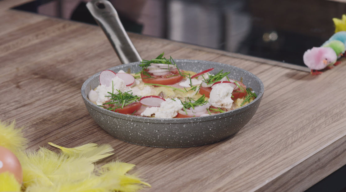 Æggekage kartofler, pølser og bacon