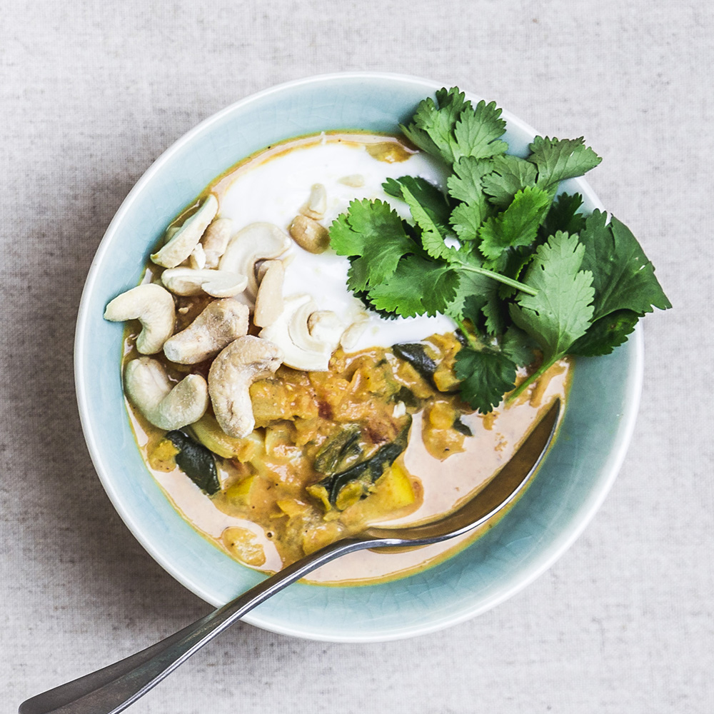 Økologisk dahl med røde linser og varme krydderier