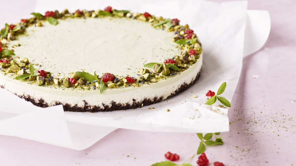Cheesecake med matcha og pistacienødder