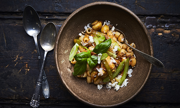 Pasta med kylling, karry og tomat