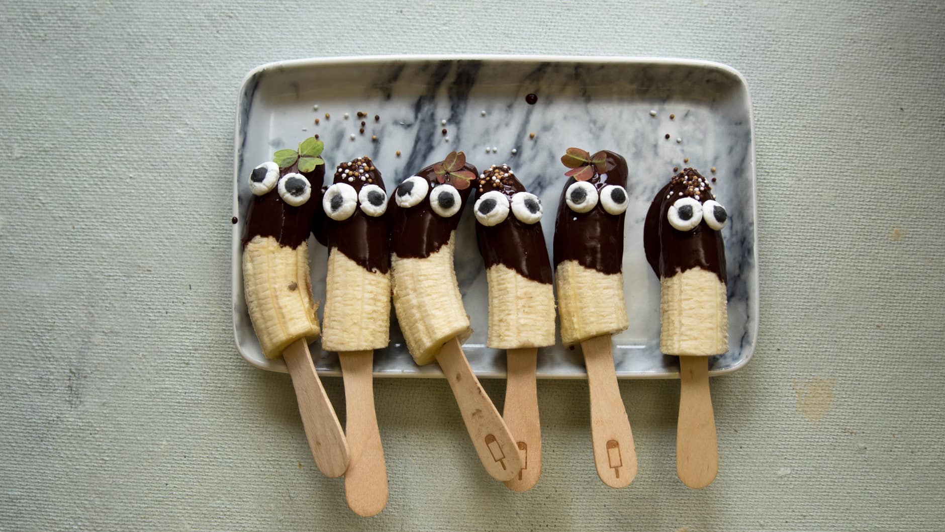 Bananispinde med ansigter