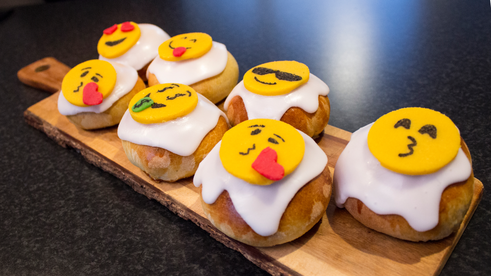 Fastelavnsboller med creme og remonce