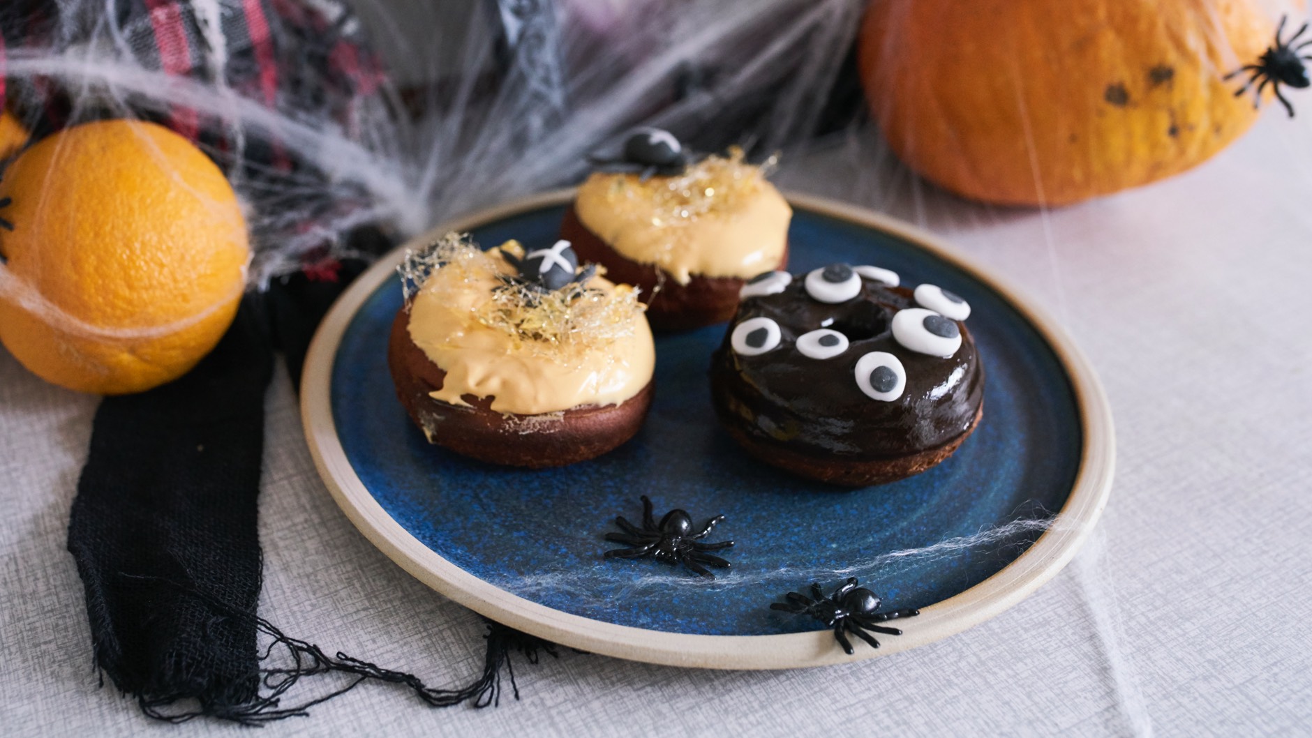 Halloween donuts med appelsin