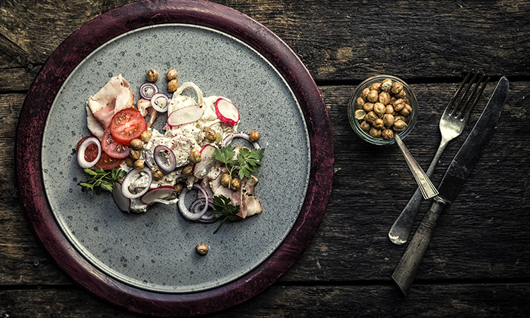 Kold porchetta med kartoffelsalat