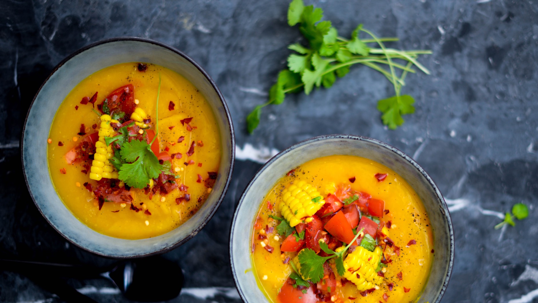 Hokkaido græskarsuppe med majstopping