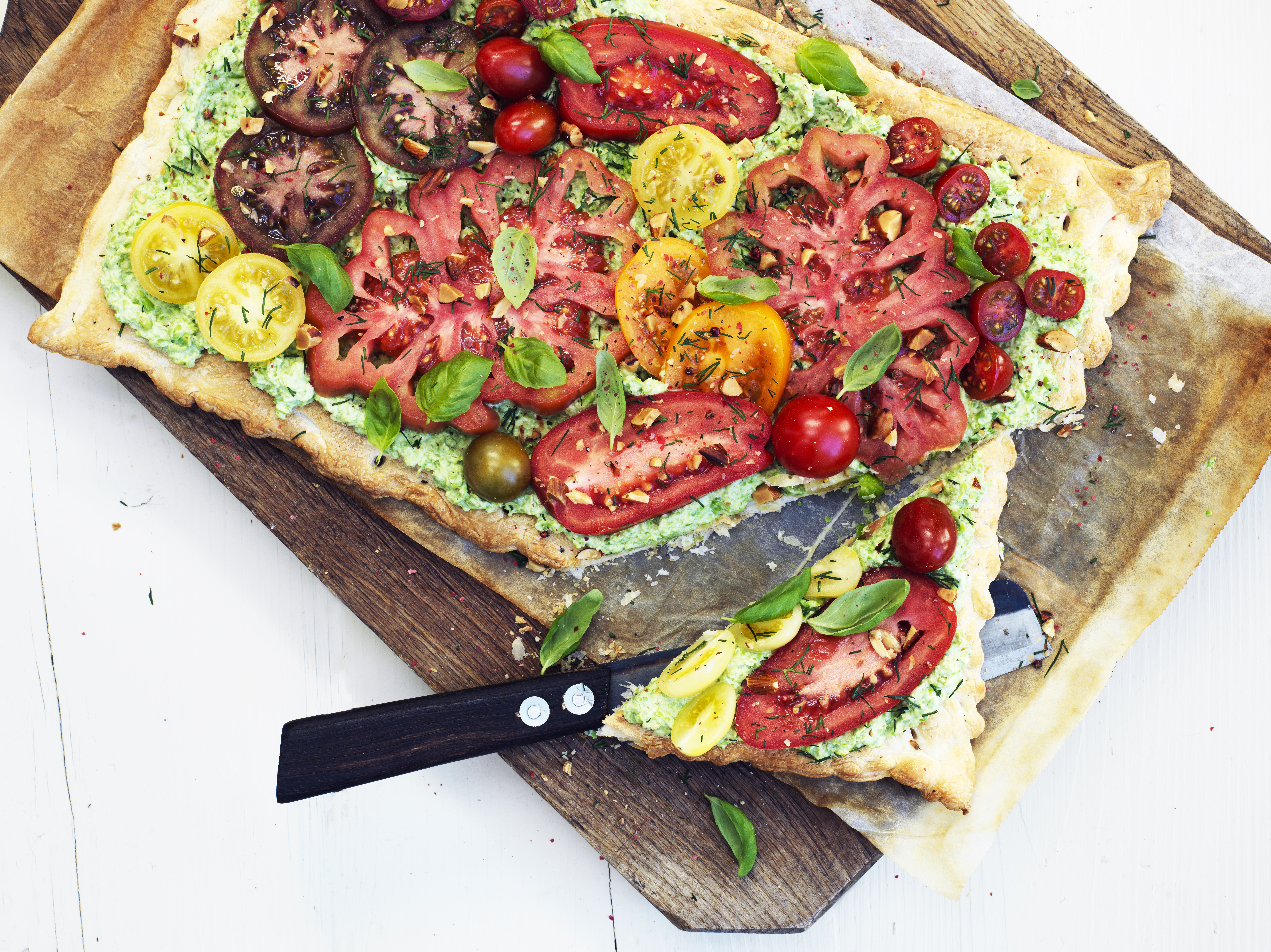 Butterdejsflan med  ærtepuré  og tomater