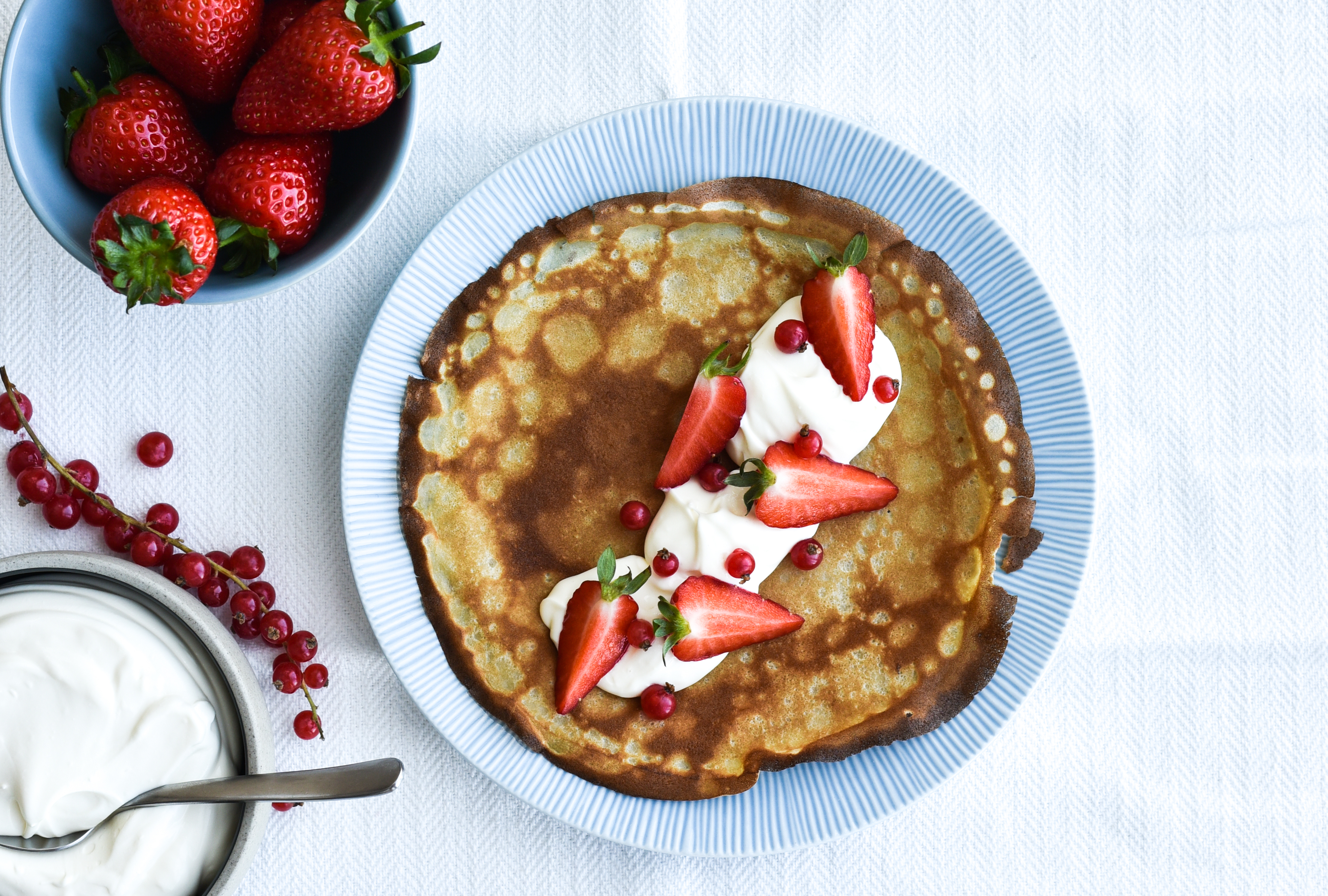 Pandekager med citroncreme  og jordbær