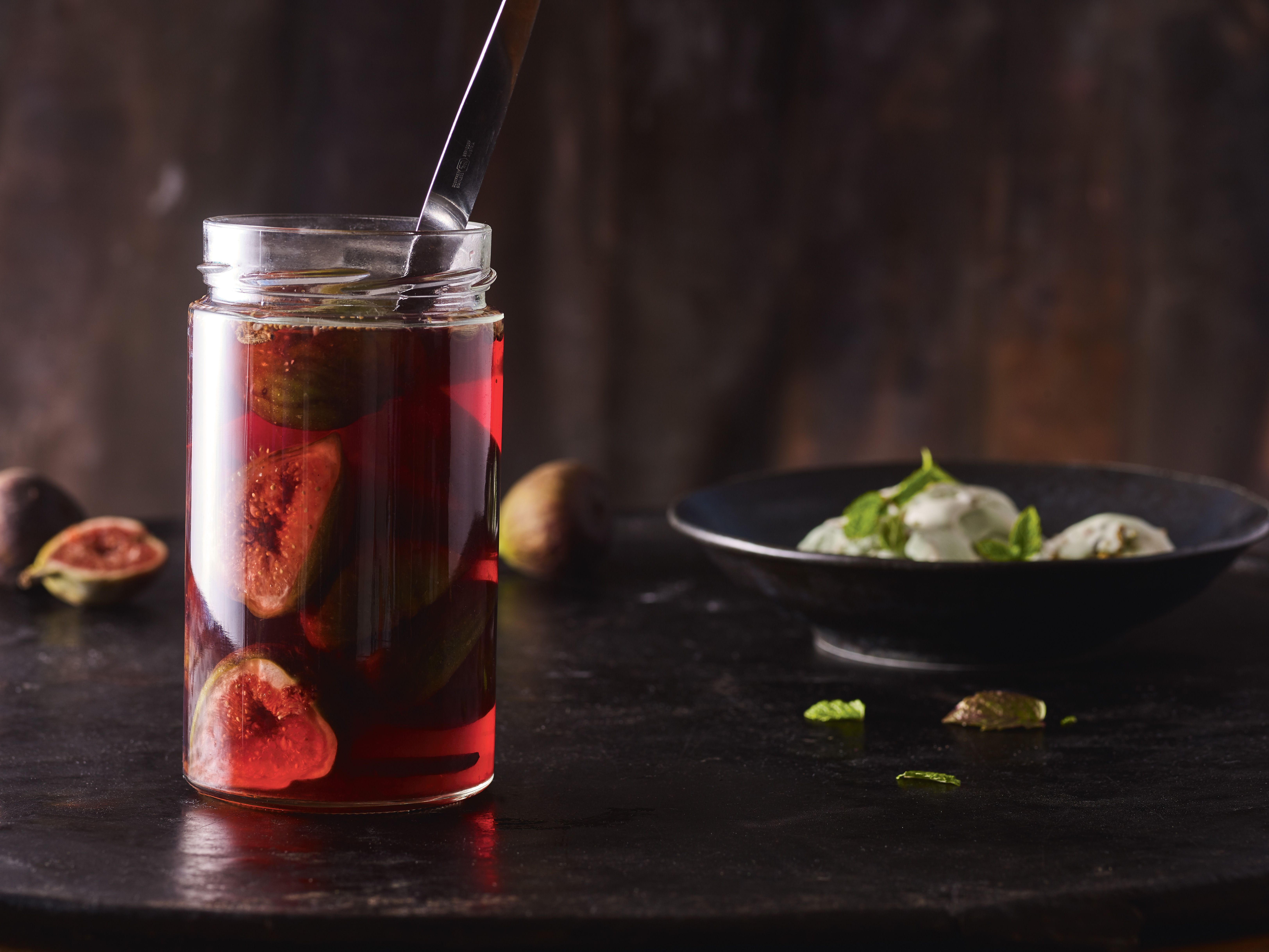 Rosévinsmarinerede figner  og hjemmelavet pistacieis