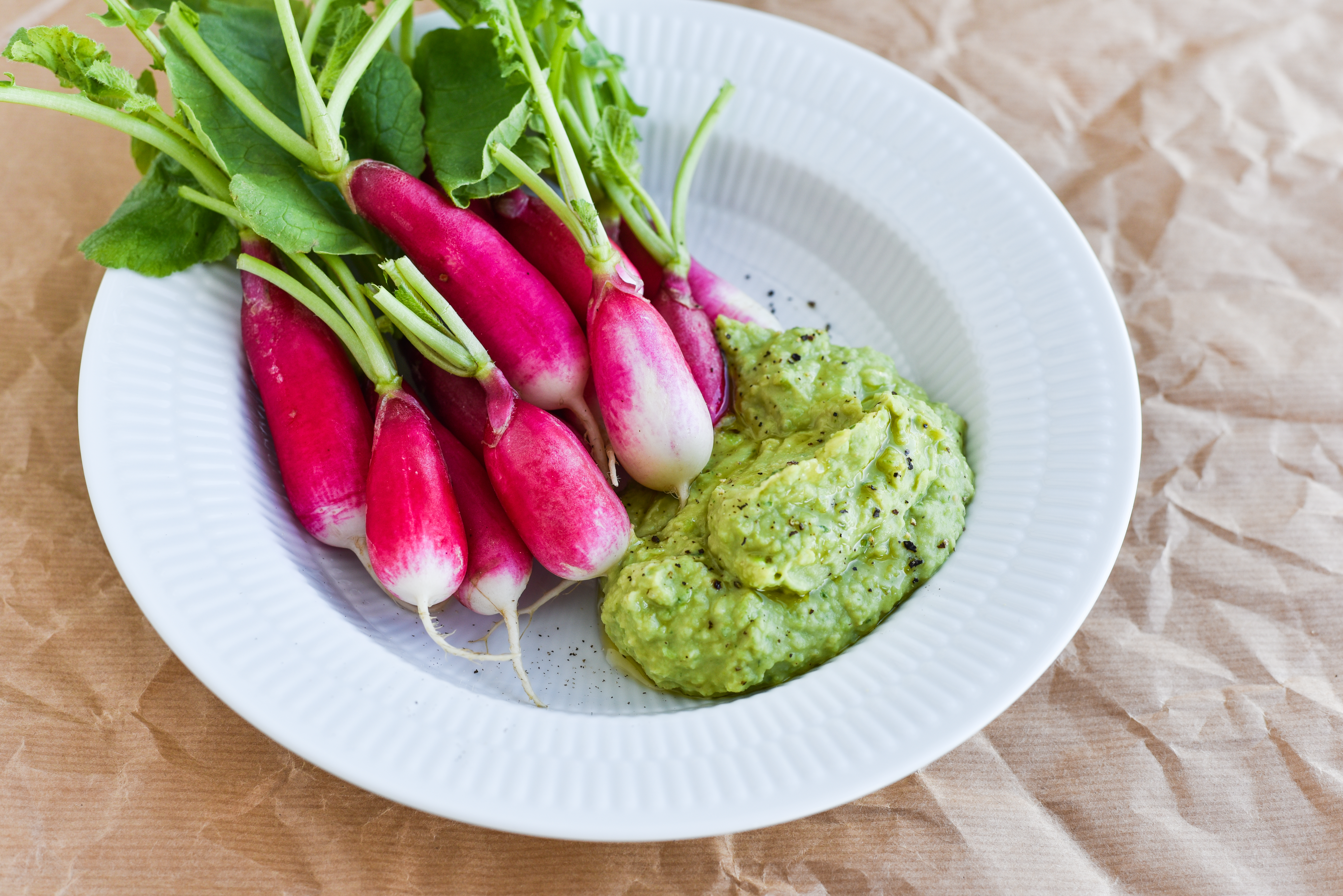 Hummus med butterbeans, grønne ærter og persille
