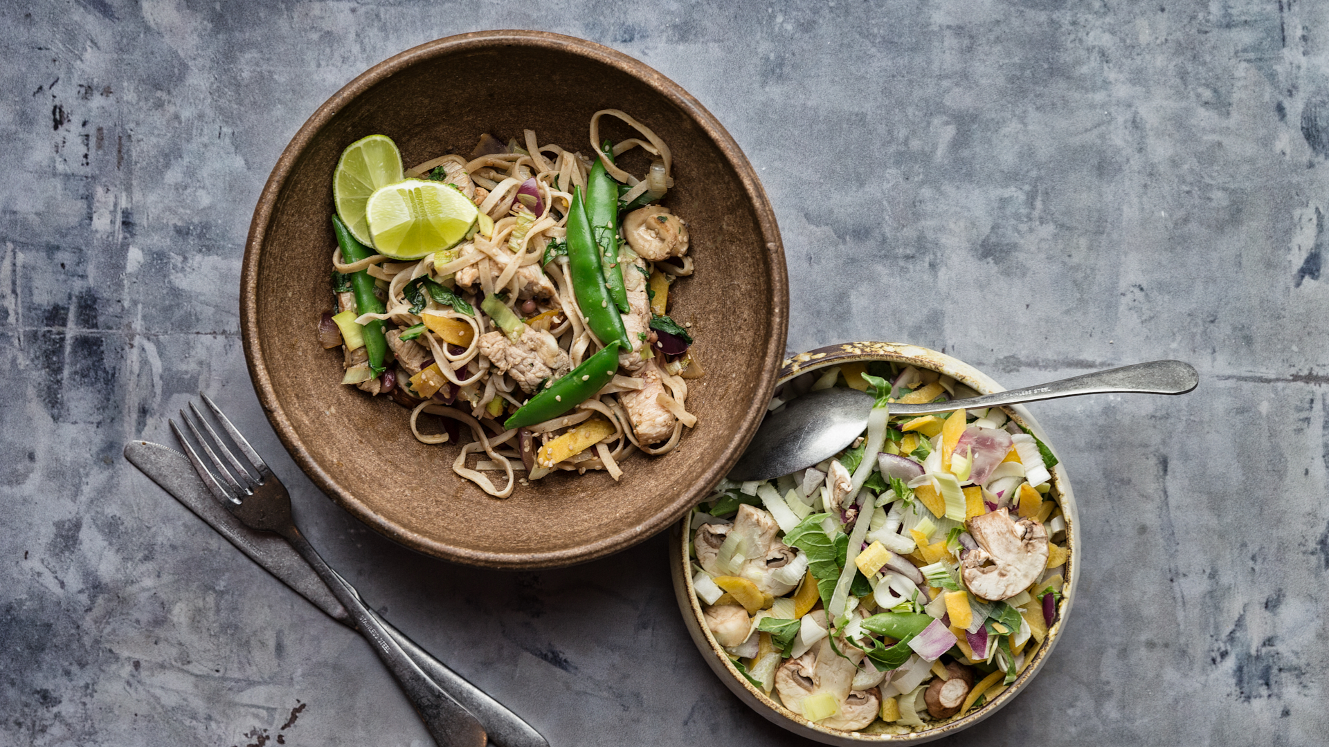 Japansk wok med nudler og grøntsager