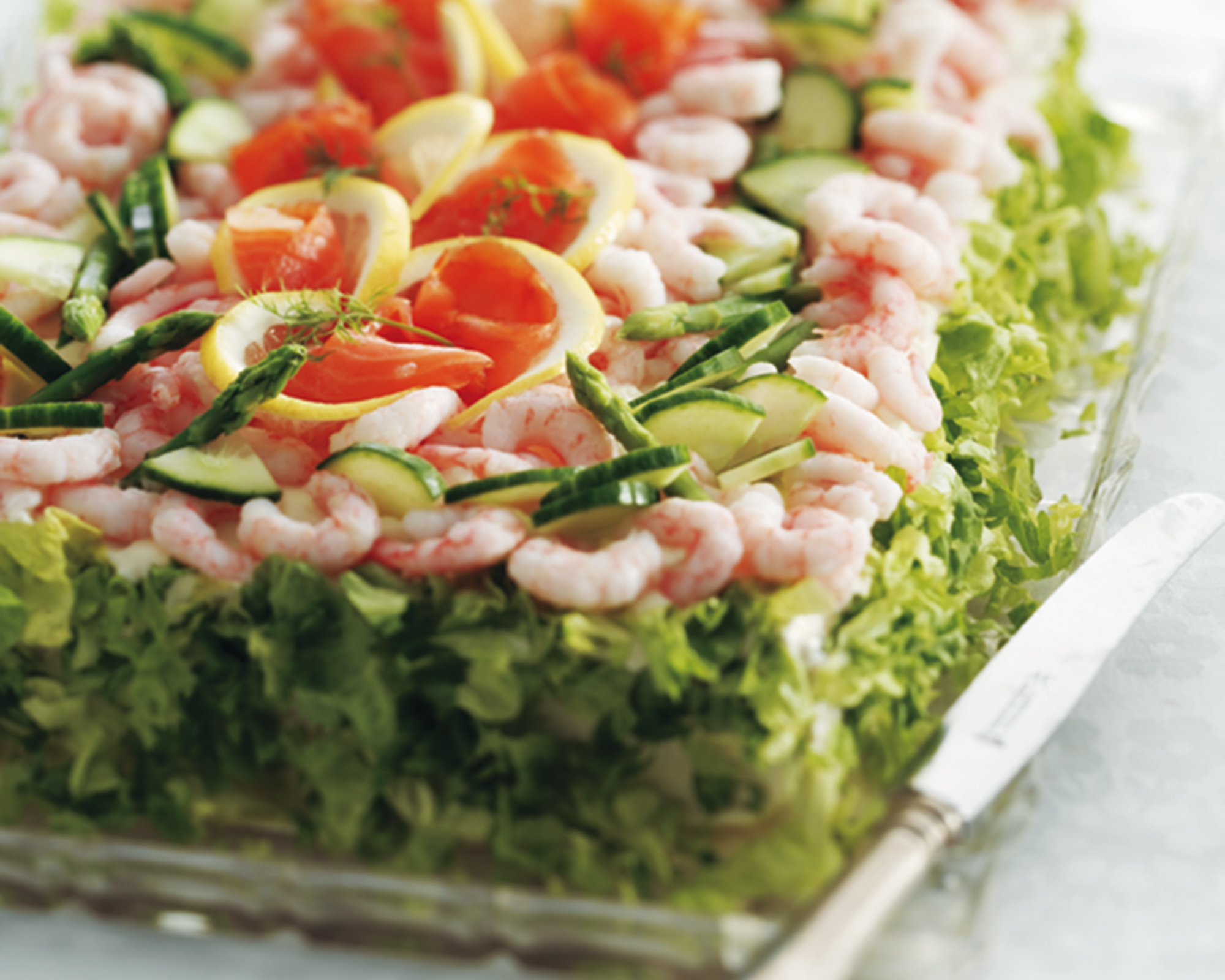 Fiskelagkage - en hæmningsløs lagkage af brød og fisk