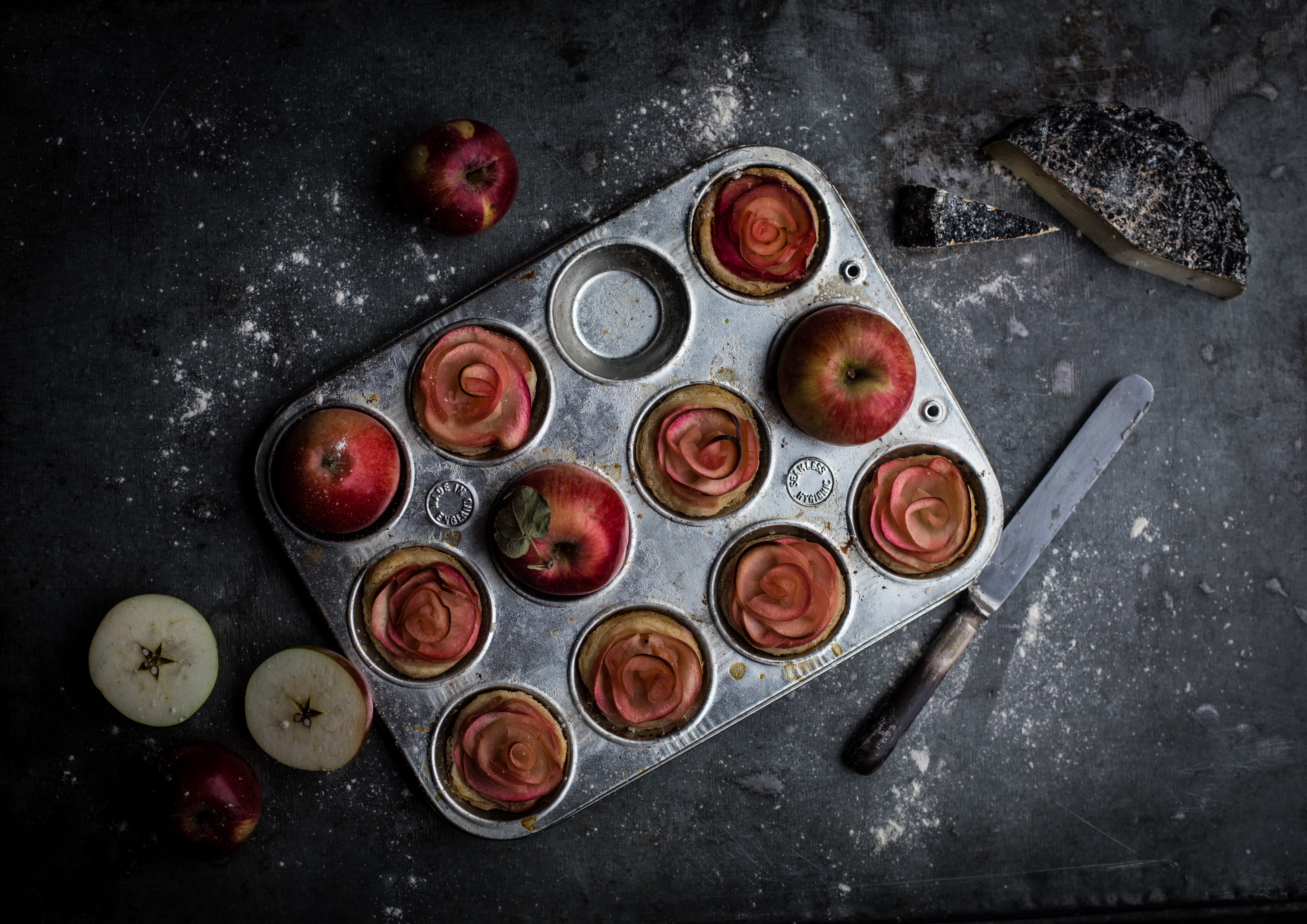 Miniæbletærter med gedeost