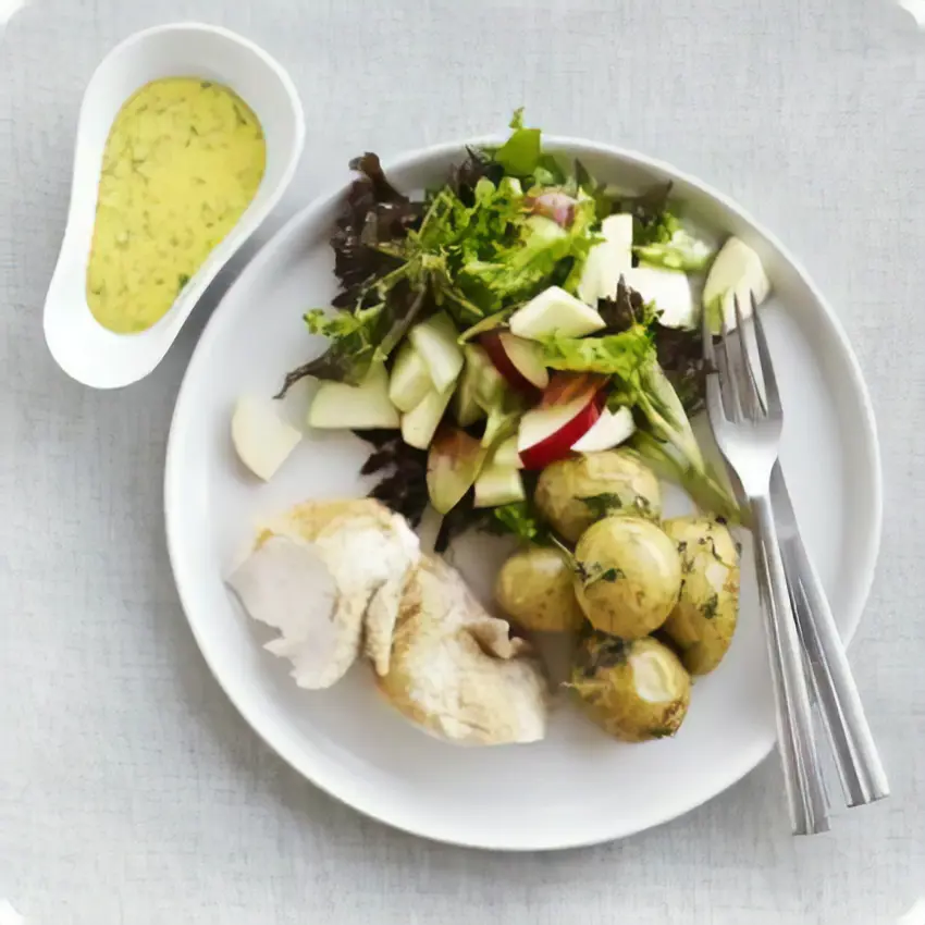 Bagte kartofler med dip, salat og fredagskylling