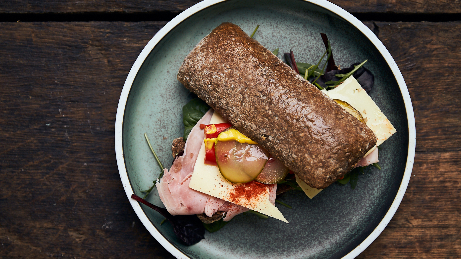 Sandwich med ost og skinke