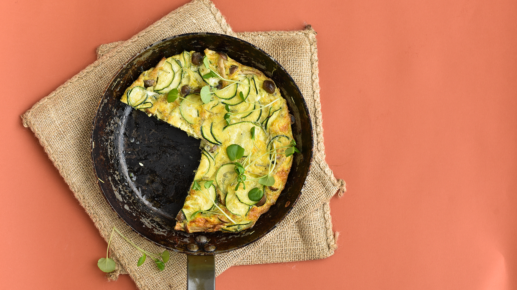 Tortilla med courgette og svampe