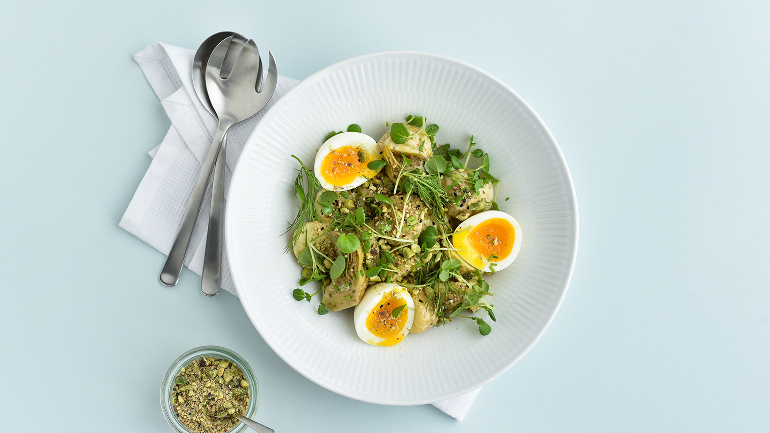 Kartoffelsalat med æg og dukkah