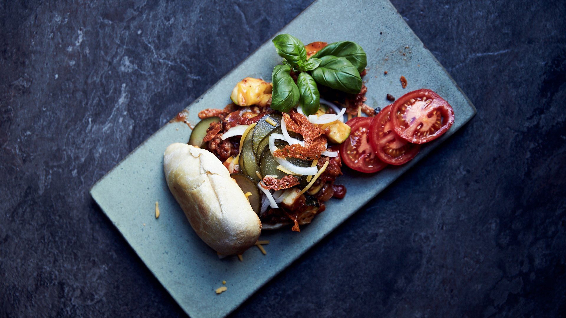 Pizza-burger med kødsovs