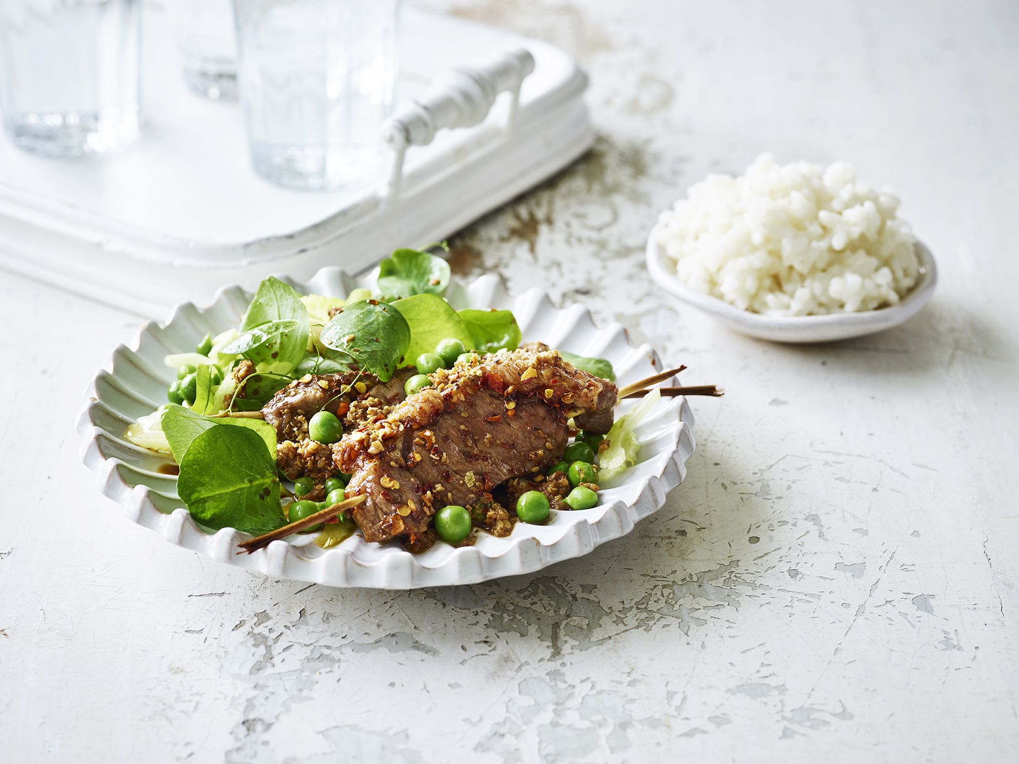 Kalvespyd med sesamdressing (goma) og ærtesalat