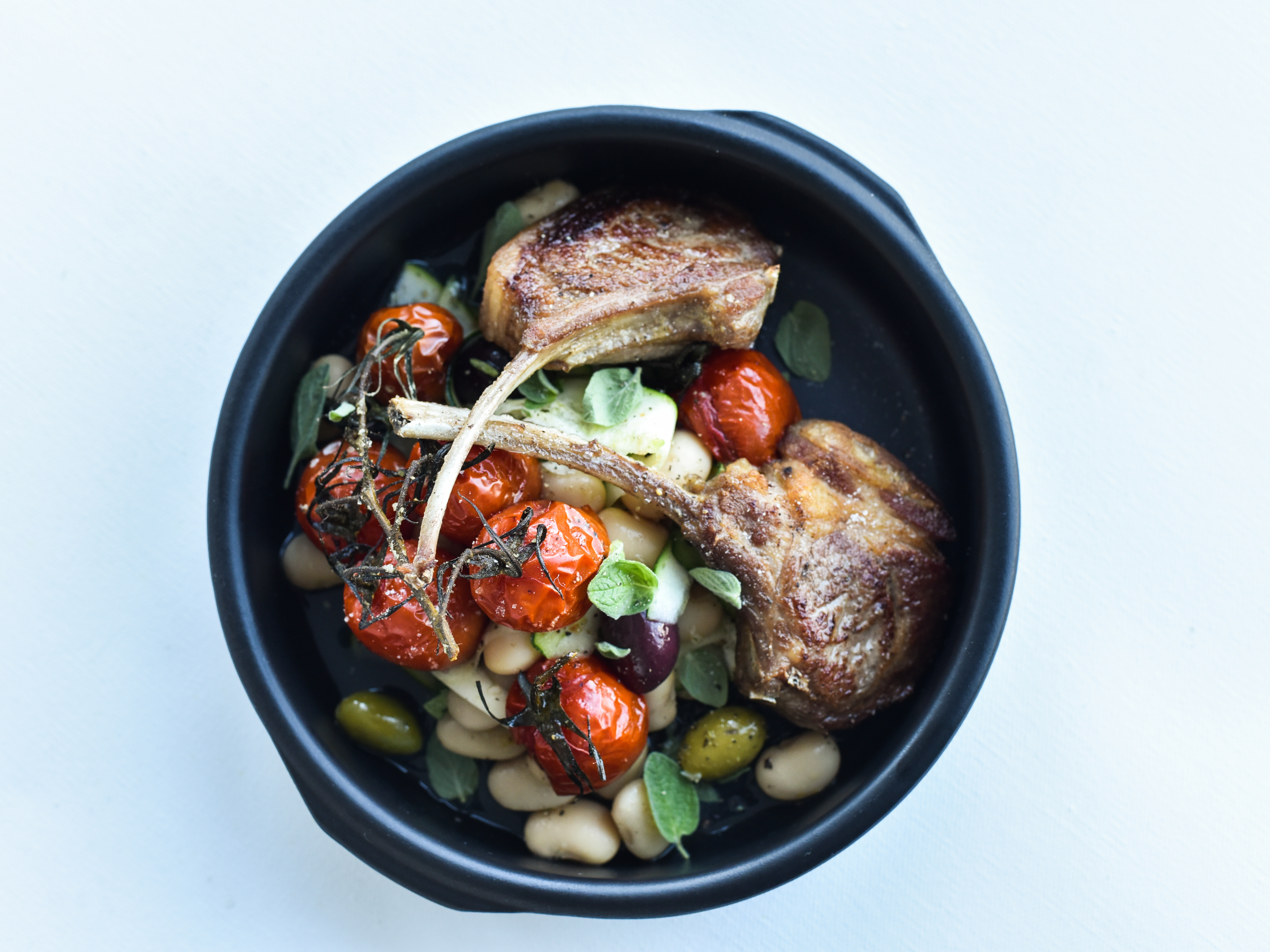 Lammekotelet og bagte tomater