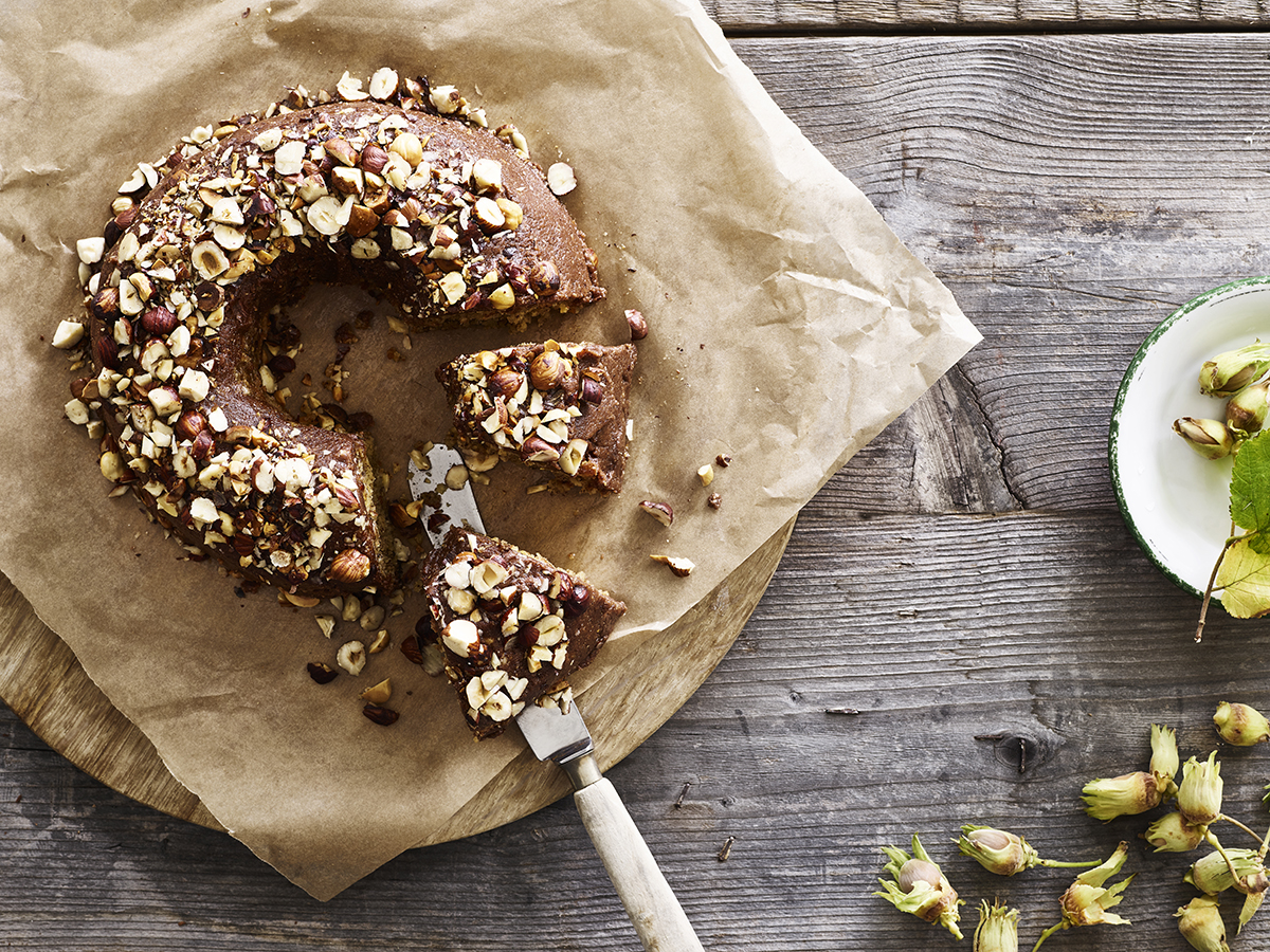 Hasselnøddekage med frosting