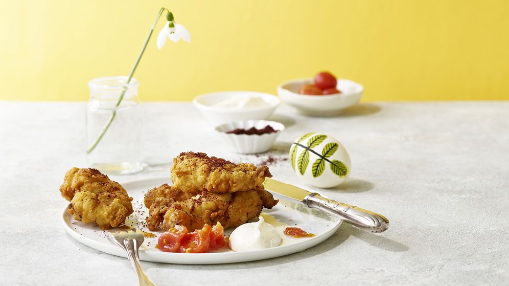 Dybstegt kylling med yoghurt og syltede tomater