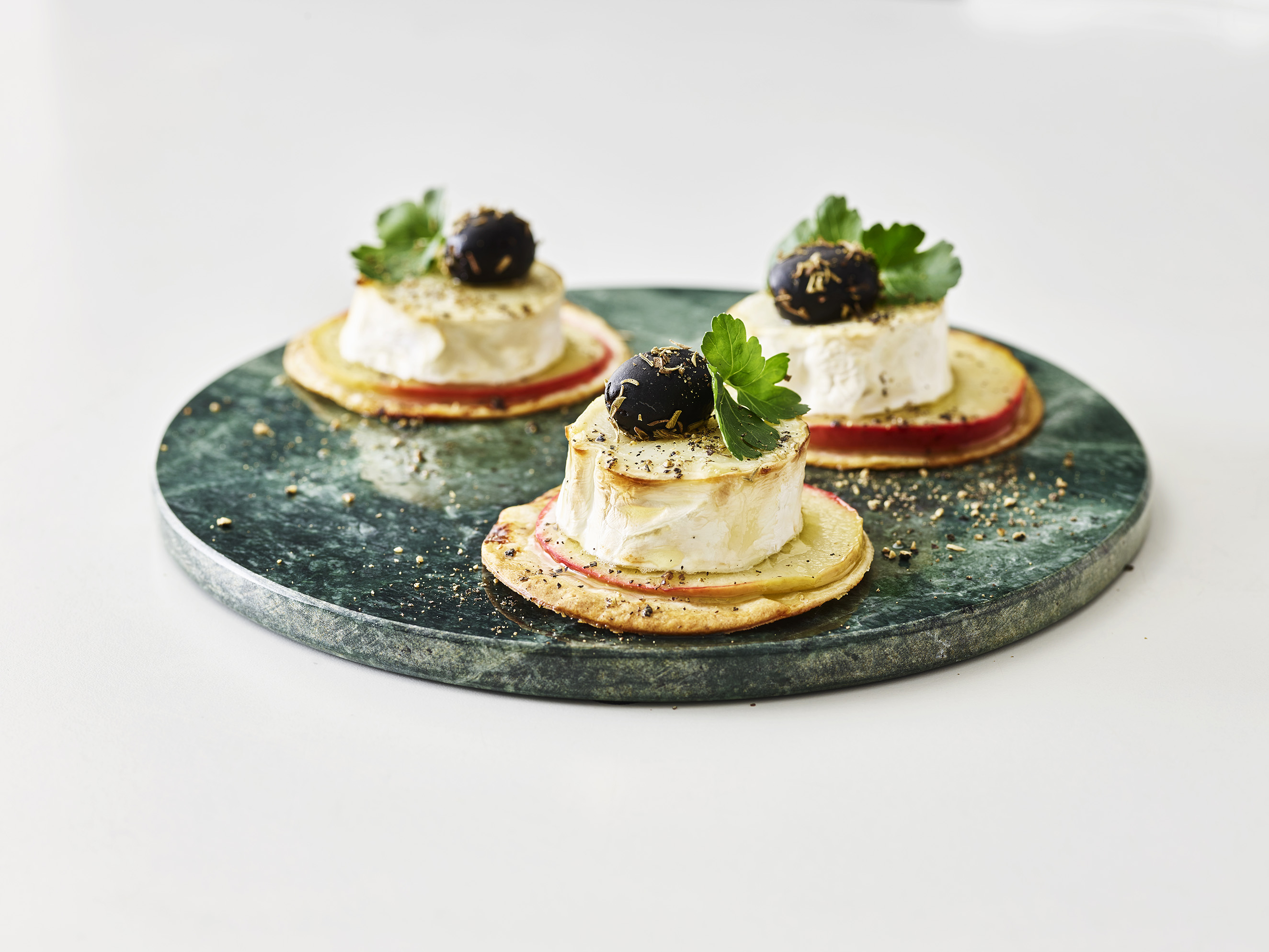 Lun gedeost på tortilla