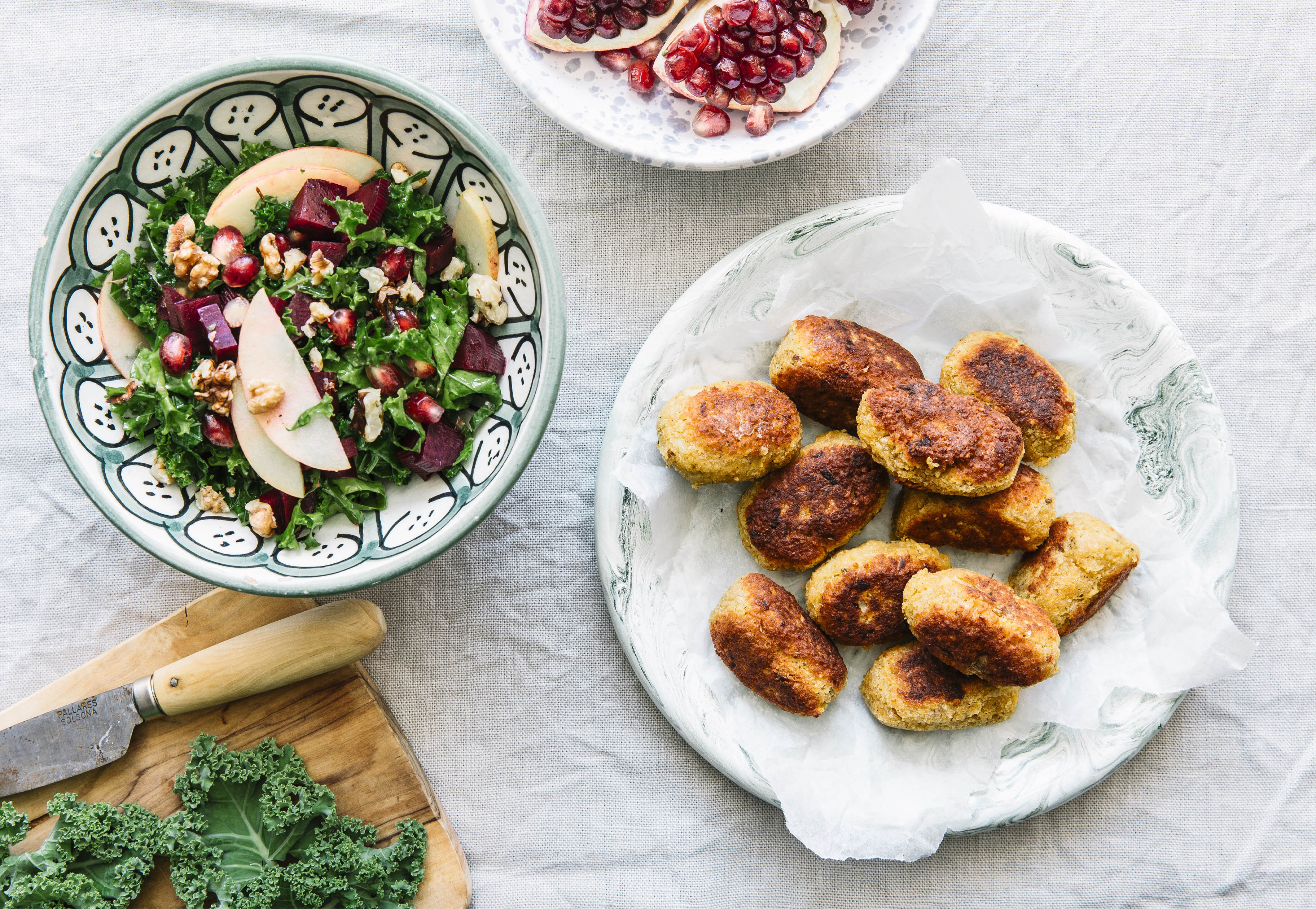 Flækærtedeller med grønkålssalat