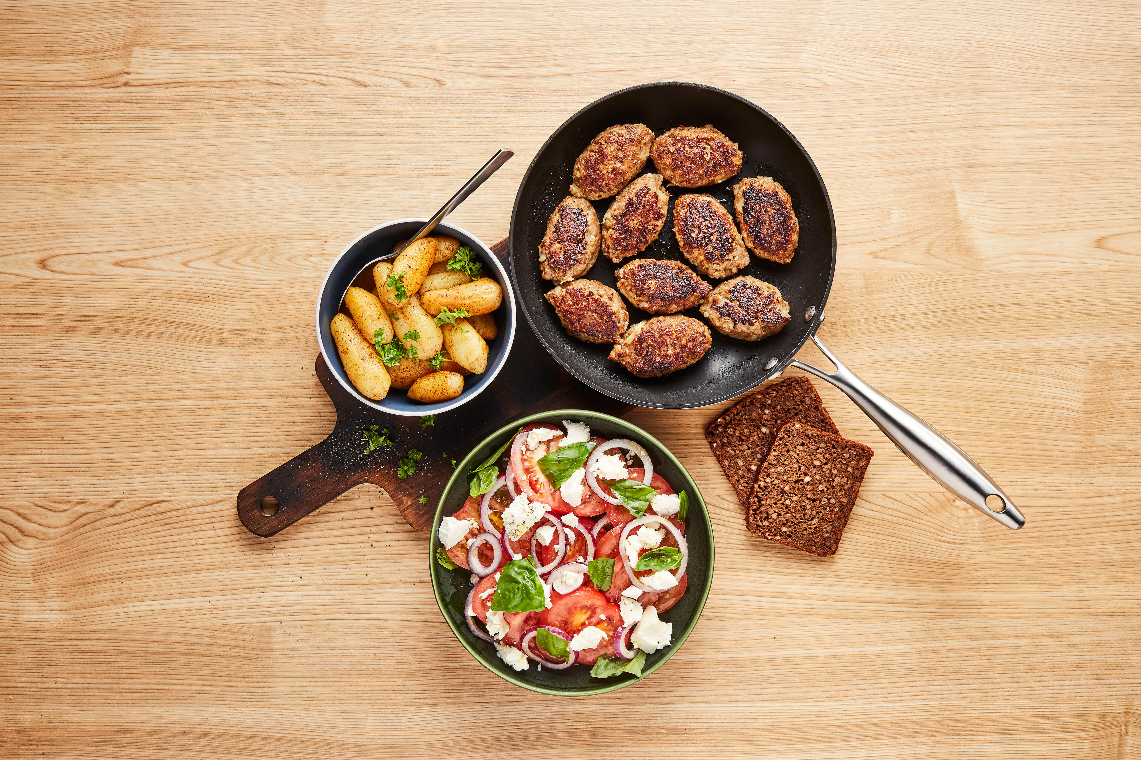 Frikadeller med rugbrødsrester