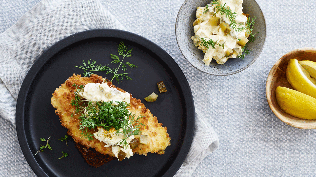 Sprødstegt fiskefilet med blomkålsremoulade