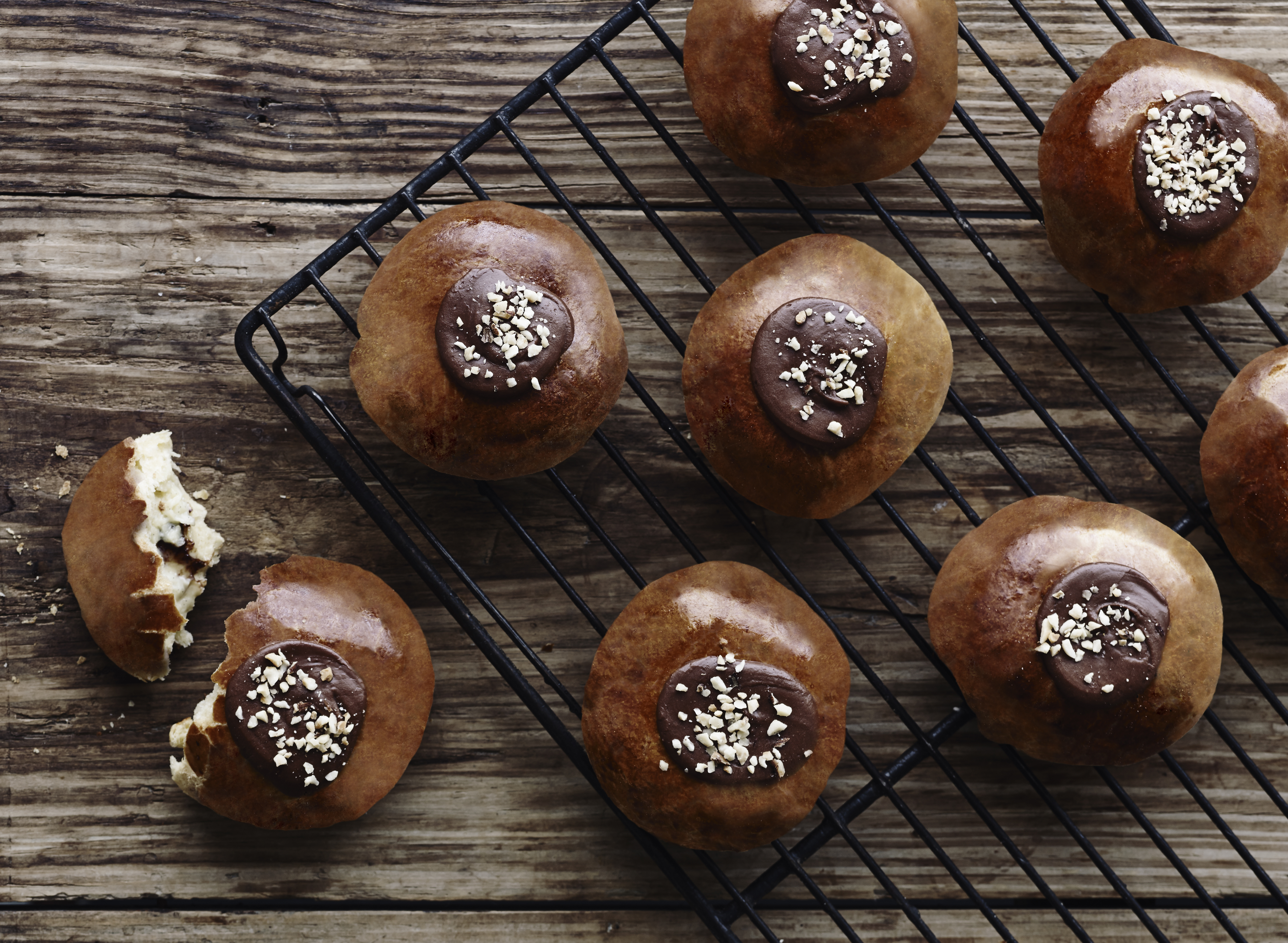 Fastelavnsboller med vaniljecreme