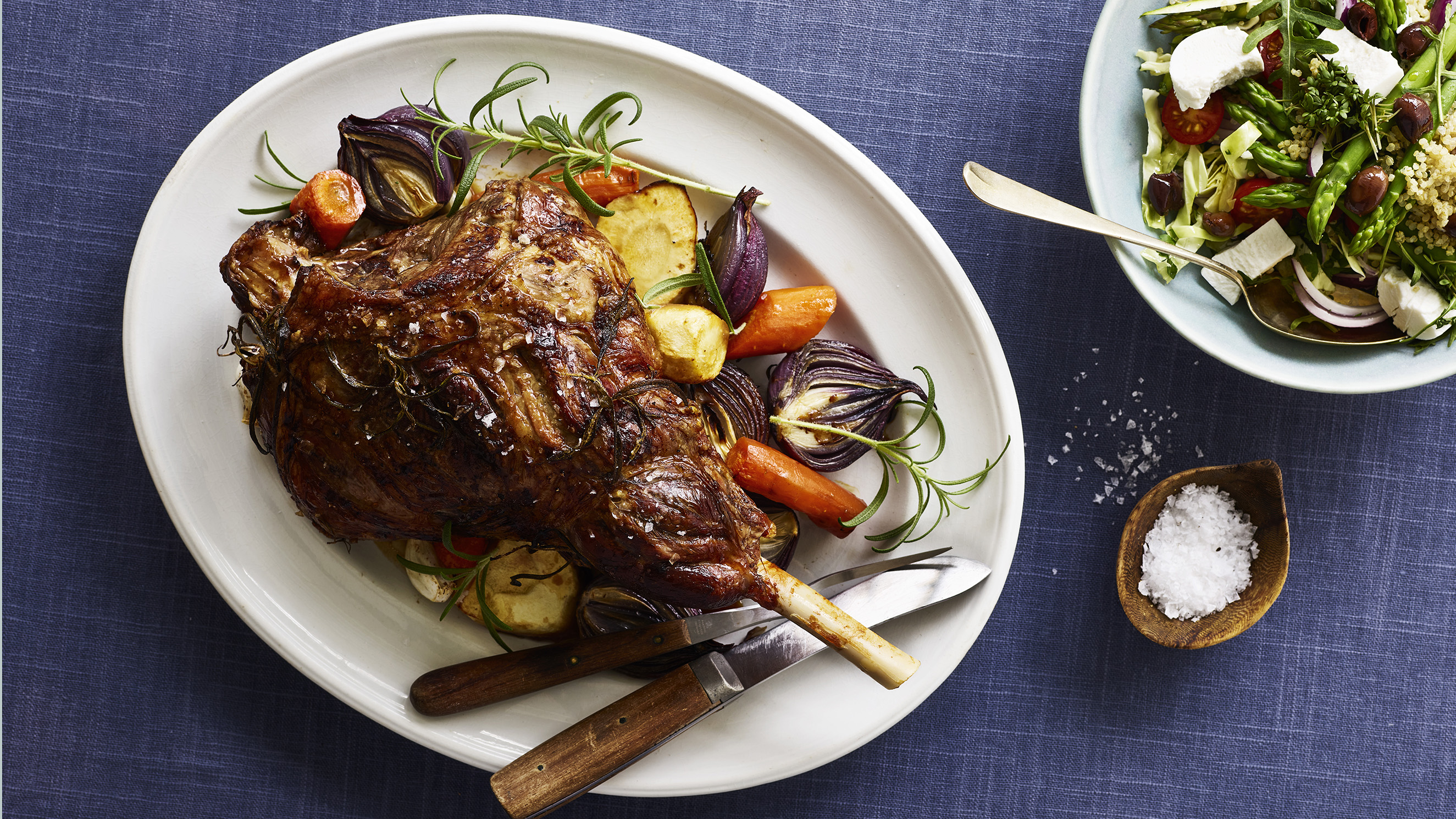 Lammekølle med rosmarin og bagte grøntsager med chili og krydderurter