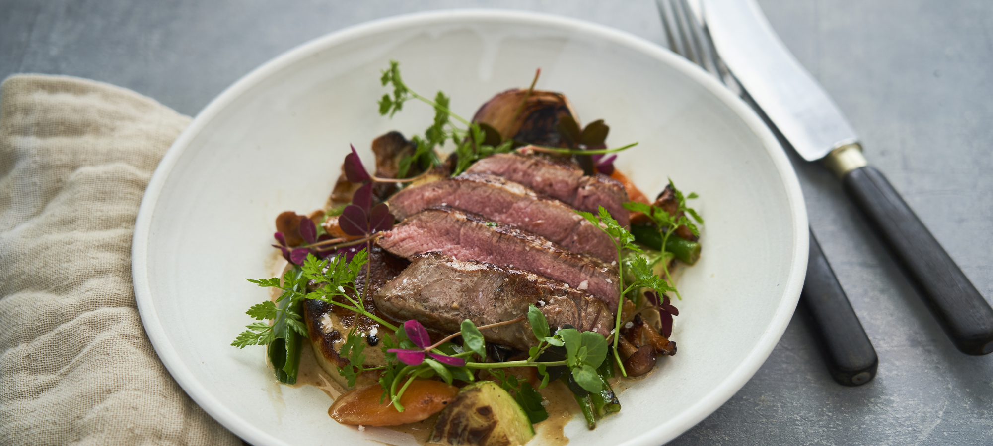 Kalvetournedos med sensommer stuvning og pommes fondant