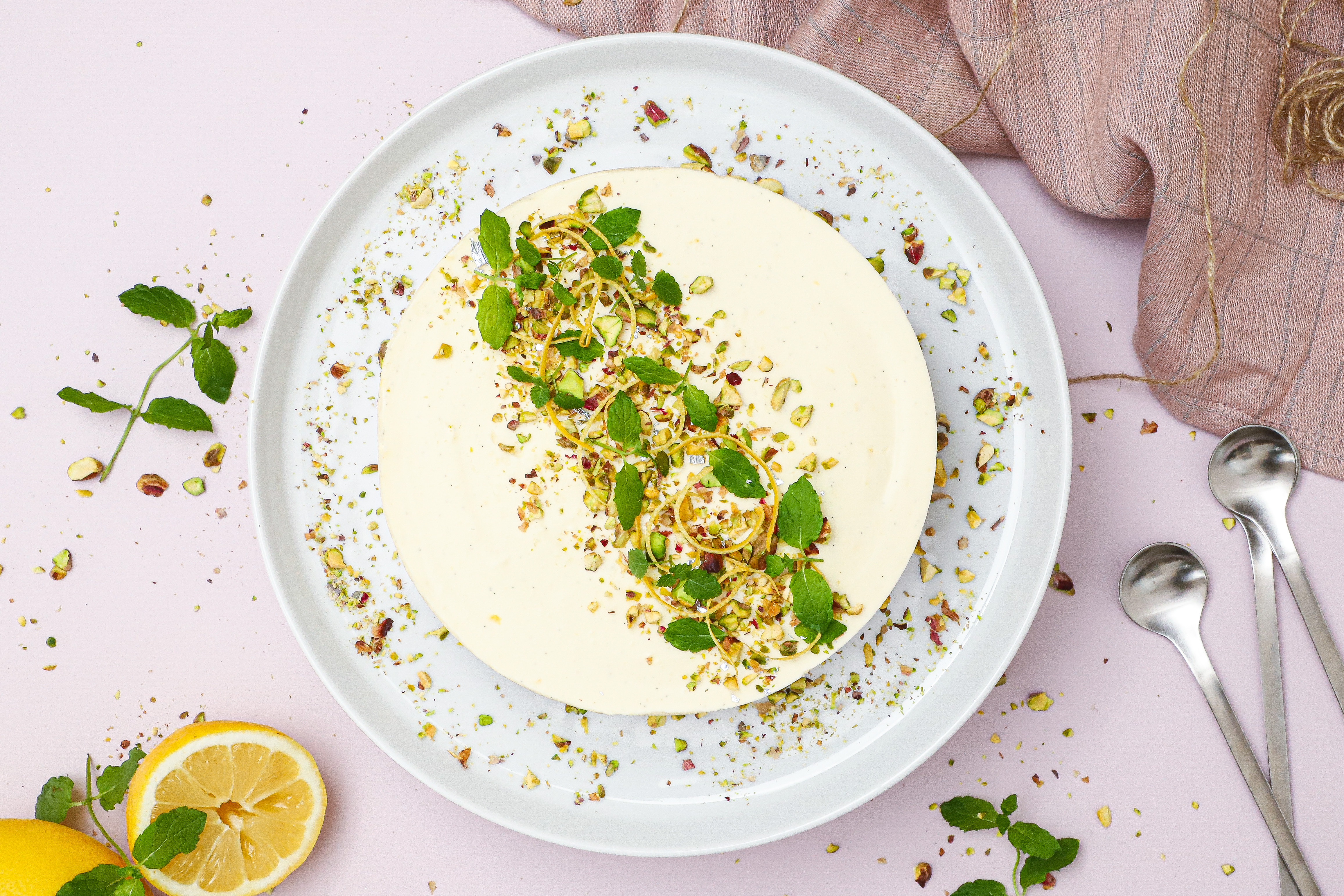 Cheesecake med citron og hyldeblomst