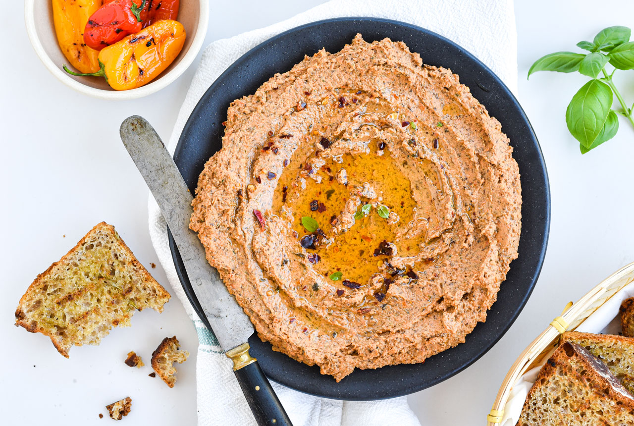 Linsehummus med soltørrede tomater
