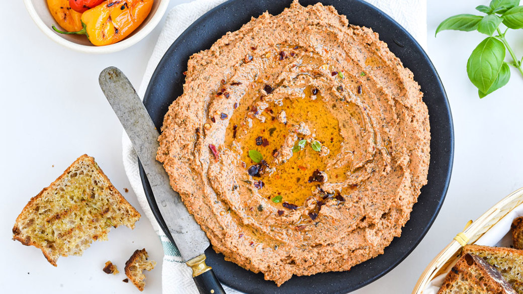 Linsehummus med soltørrede tomater