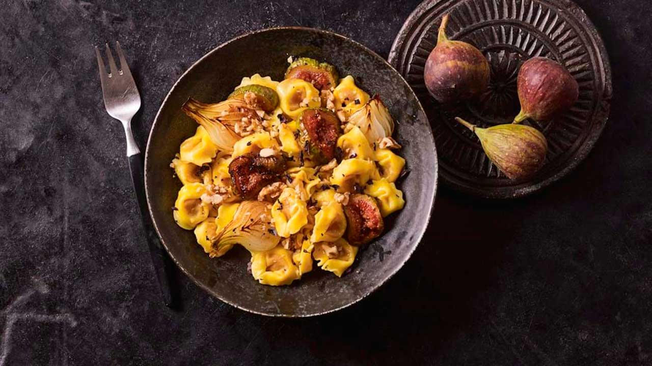 Tortellini med skinke  og stegte figner