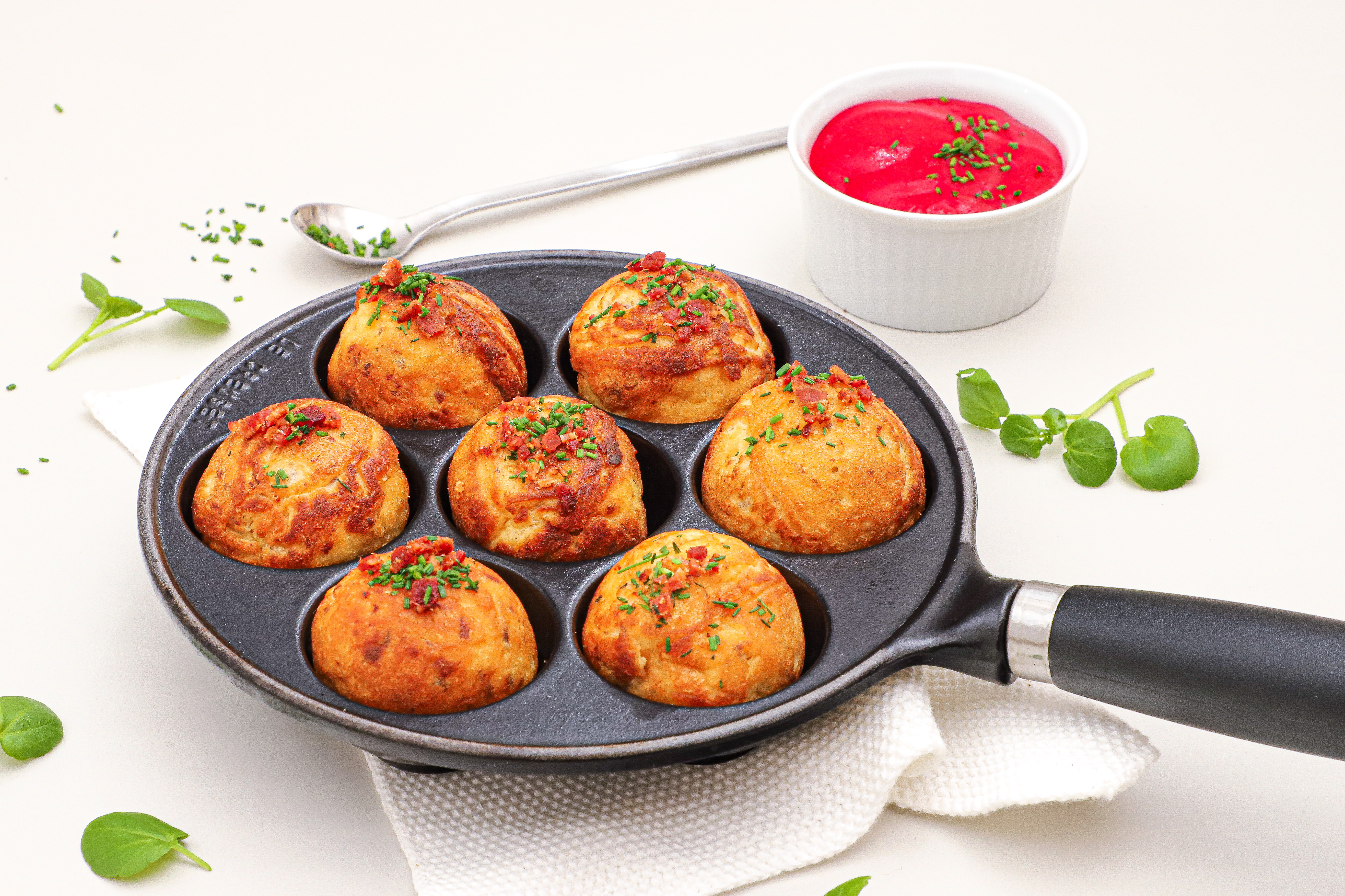 Salte æbleskiver med bacon