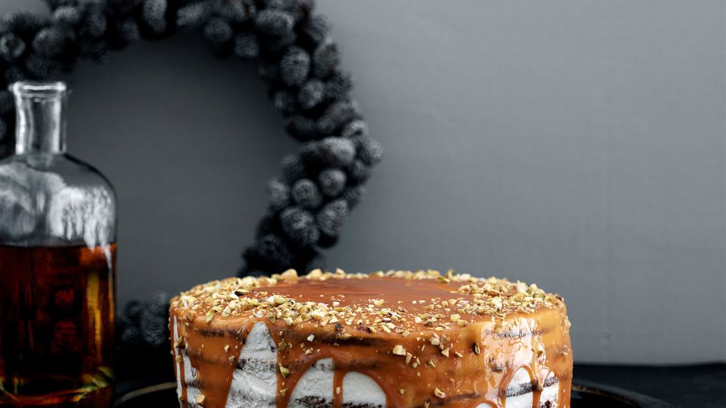 Irish coffeelagkage med karamel