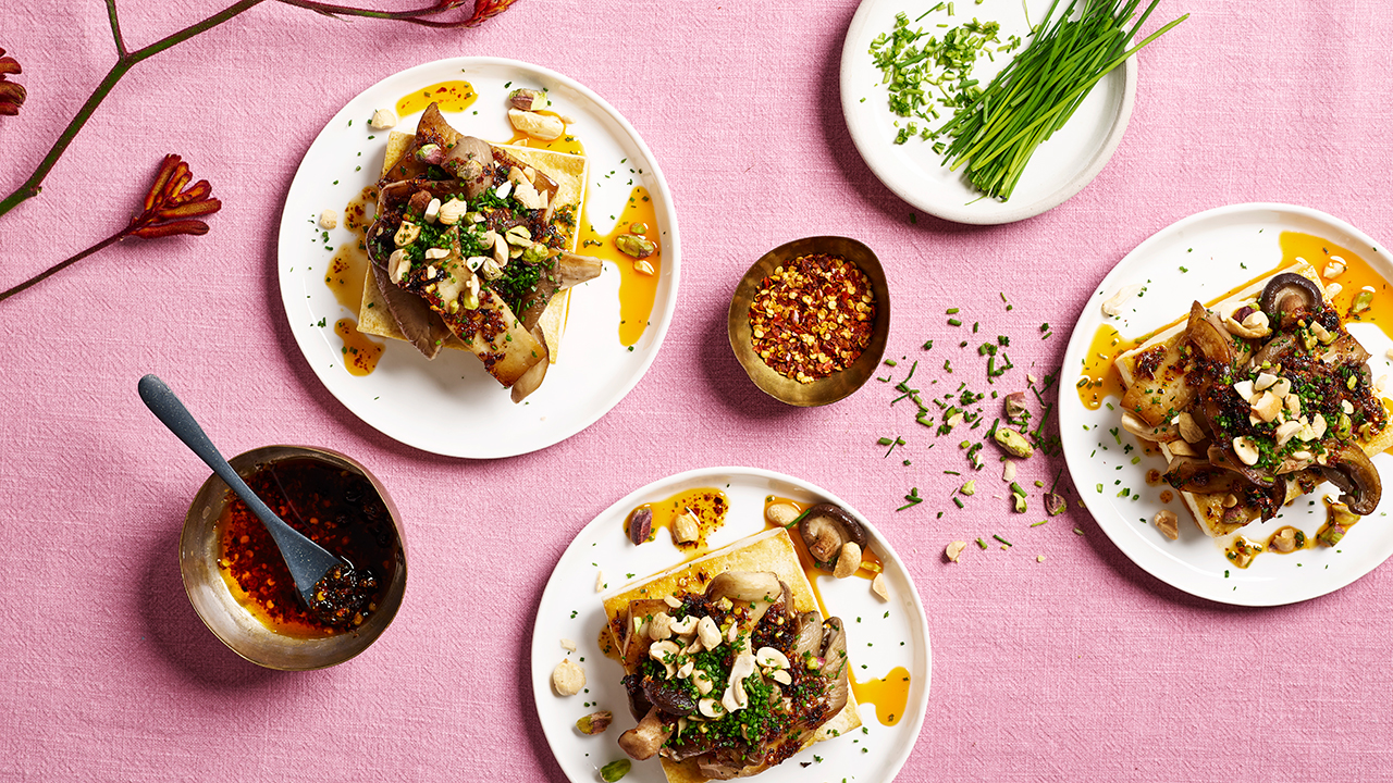Ristet tofu med svampe og chiliolie