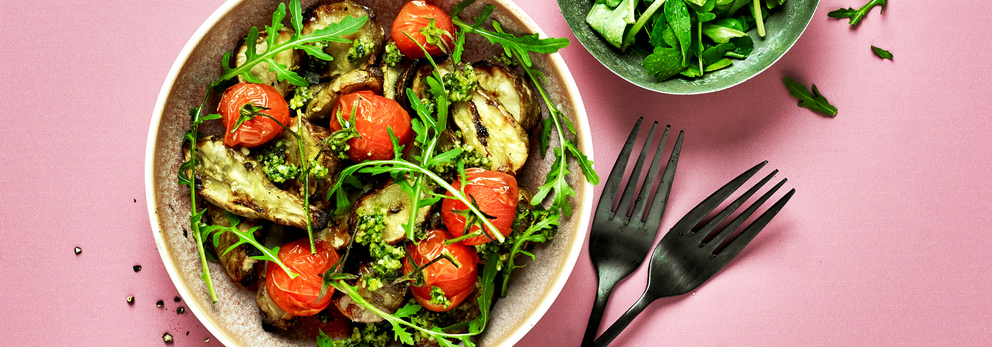 Ovnbagte jordskokker med pesto